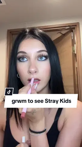 GRWM FOR STRAYYY KIDSSS + storytime 😋😋 #fyp #foryou #grwm #grwmvideo #makeup #skincare #MakeupRoutine #straykids #dominATE #concertgrwm #stay #kpop 