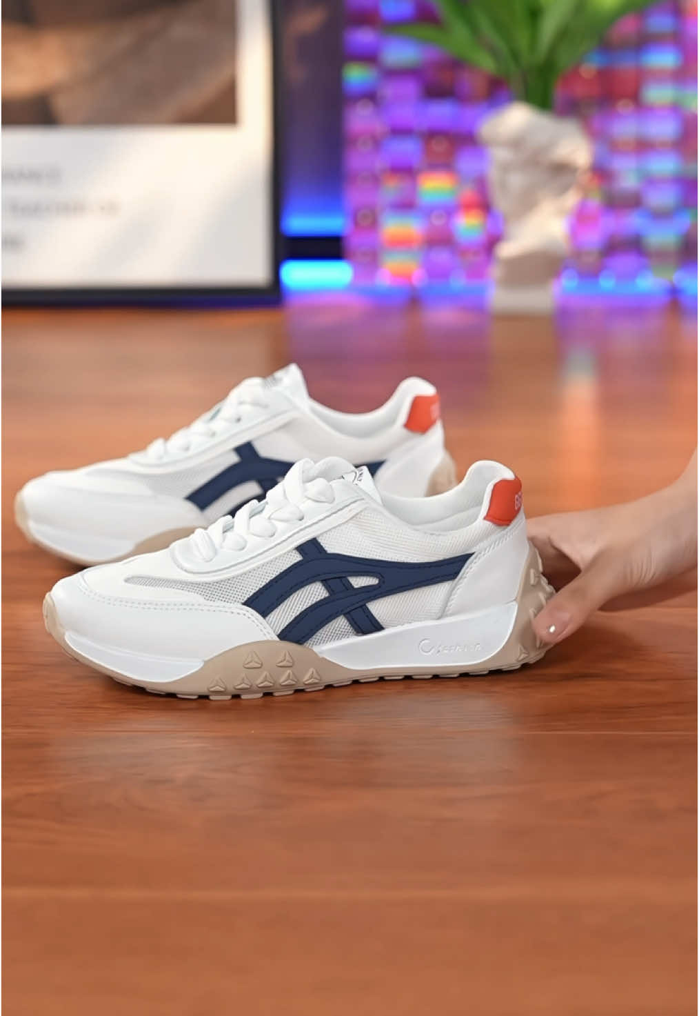 Sepatu sneakers wanita bahan PU terbaru #fyp #sepatuwanita #sepatu #sneakers #tiktokshop #belilokal 