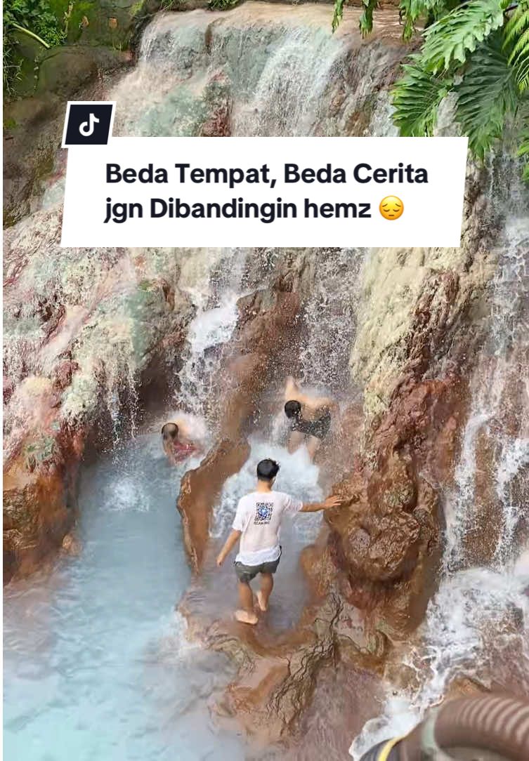 beda tempat, beda cerita, gausah disamain dan gausah dibandingin 😔 📌Info Wisata: 📍Alamat: Curug Cipanas Nagrak, Lembang, Bandung Barat. Jawa Barat. ⏰Operasional 24 jam nonstop ➡️ Harga Tiket Masuk Wisata Biasa: •HTM Pagi 30rb •HTM Malam 35rb (berlaku pada pukul 17.00-5.00 WIB) ➡️ Harga Tiket Masuk Menginap: •HTM 35rb*promo (mulai pukul 15.00-11.00/09.00 WIB) & (belum termasuk tenda dll.) 📎Note Tiket Masuk Wisata: •Tiket Masuk <FREE berendam di seluruh kolam> •Anak dengan tinggi badan di bawah 1 meter <gratis> •Rombongan mulai dari 50 orang ke atas <potongan 10%> ✨Wahana Baru “SKY VIEW” Tarifnya RP30.000/org✨ [BOOKING CAMPING] ➡️ Melalui DM atau  Hubungi admin Curug Cipanas WA 082126140278 yang mau cek pricelistnya dulu, boleh DM aja ya😉 #wisataairterjun #wisatamurahbandung #wisataalambandung #permandianairpanas #curugcipanasnagrak #explorebandung #wisataairterjun #camping #healing #healingtrip #solotrip #travelingtheworld #camp #campingindonesia #familycamp #couplecamping #campingactivities #wisatajawabarat #berendam #onsen #glamping #glampinglife #glampingmurah #glampingbandung #destinasi #destinasiwisata 