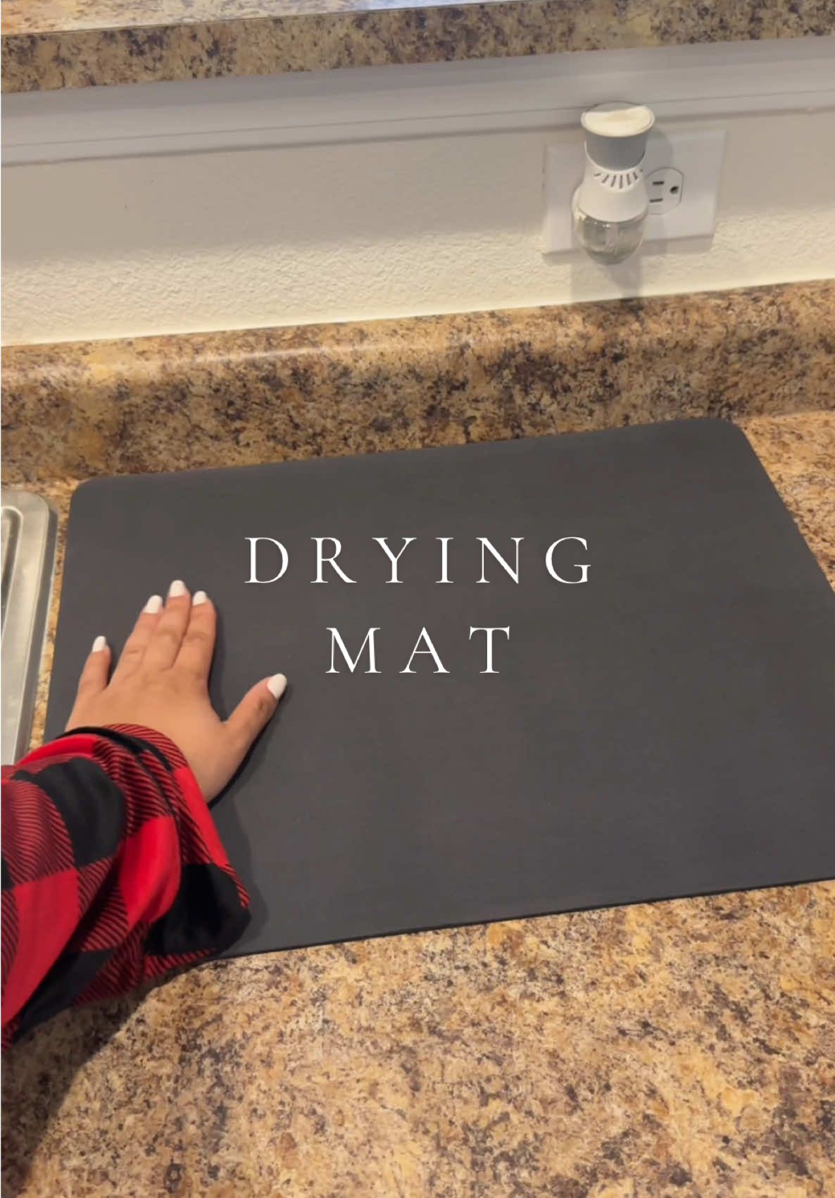 So gross 🤢 This mat is antibacterial too! #dryingmat #kitchenmusthaves #KitchenHacks #kitchenhack #creatorsearchinsights 