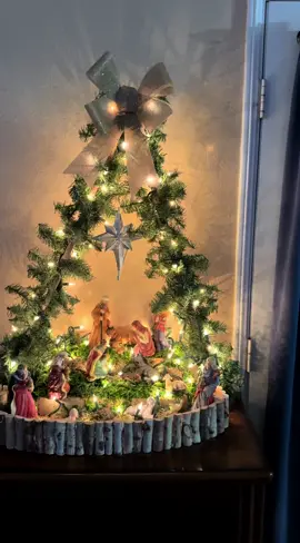Pesebre y arbolito !! 🌲🎄😍Una idea muy creativa para árbol y nacimiento súper fácil ,y accesible al bolsillo #craft #manualidades #DIY #hazlotu #facil #doityourself #navidad #decoracion #longervideos #parati #diy #facil 