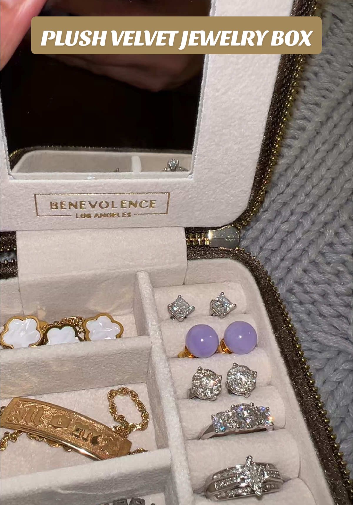 #HolidayHaul #gift #giftideas  #plushvelvet #SquareJewelryBox Sold by #BenevolenceLA @benevolenceLA #jewelrybox #traveljewelryorganizer #jewelryorganizer 