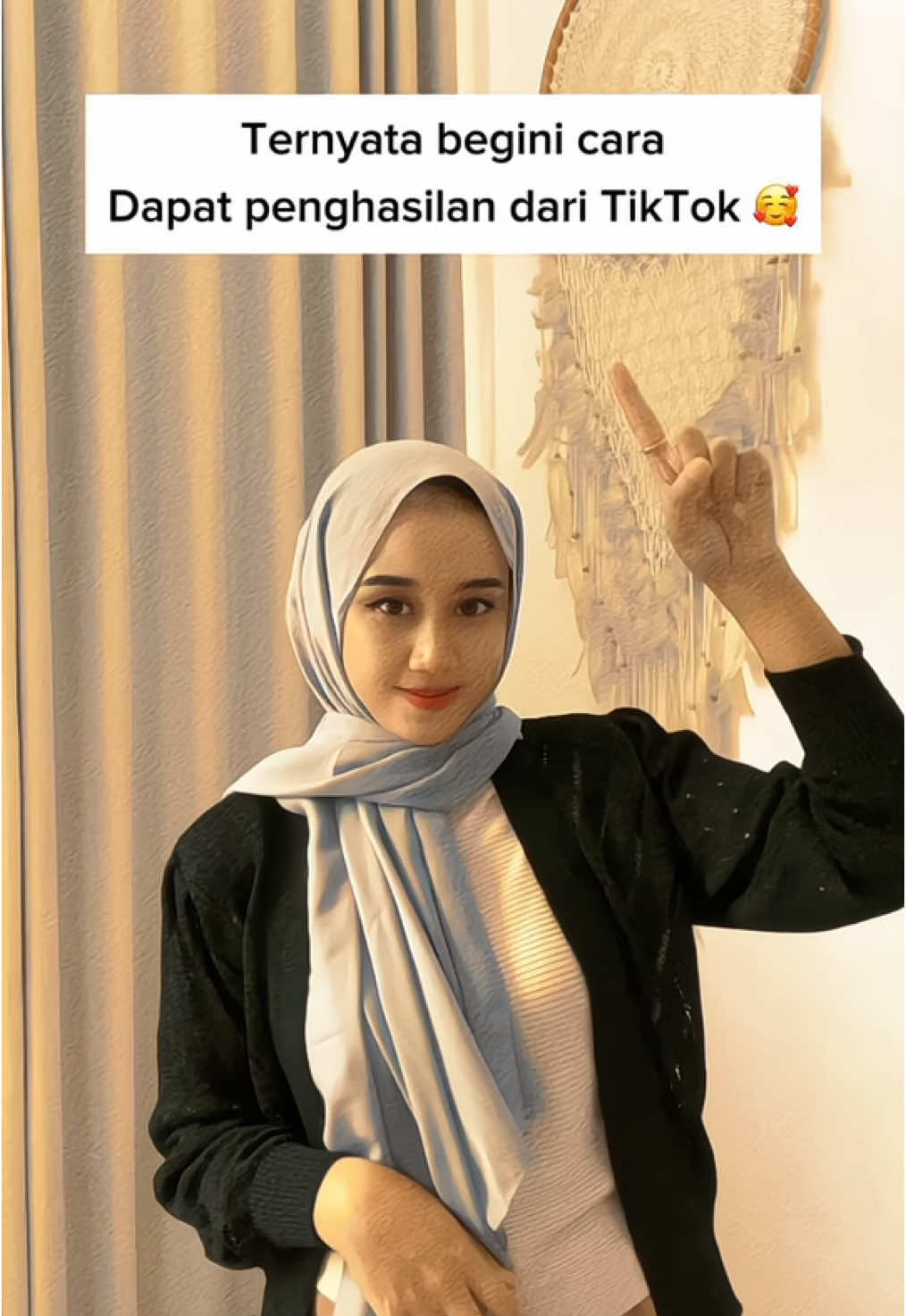 Ternyata begini cara dapat penghasilan dari tiktok, masyaallah tetep dirumah aja bersama anak dan suami bisa dapat penghasilan 1 bulan 86 jt 😭, padahal gk punya produk dan gk harus live, mau aku ajarin caranya? #ngonten #ngontendirumah #ngontendirumah #cuantikok #irtproduktif #testimonimobileclass 