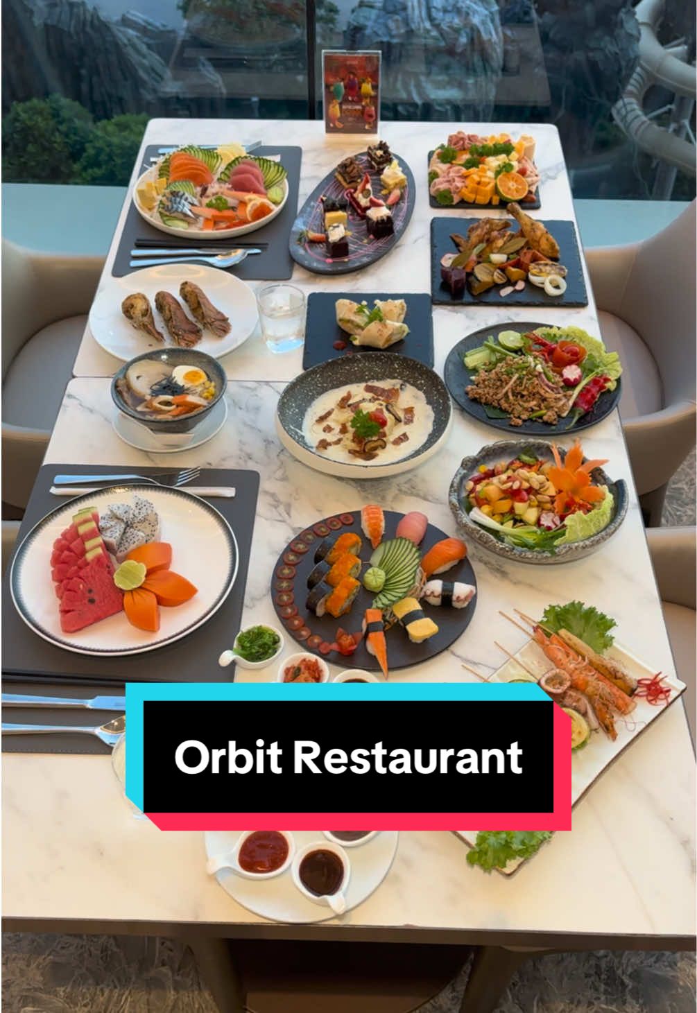 Pattaya Seafood International Buffet, soaking in the atmosphere of the city and the sea as I enjoyed the buffet spread.  Sunday - Thursday 780 baht Friday - Saturday 1290 baht 🕙 1800 - 2200 Daily 📍Orbit Restaurant  #OrbitBuffetPattaya #grandecentrepointspacepattaya #buffet #internationalbuffet #allyoucaneat #sgtravel #thailandtravel 