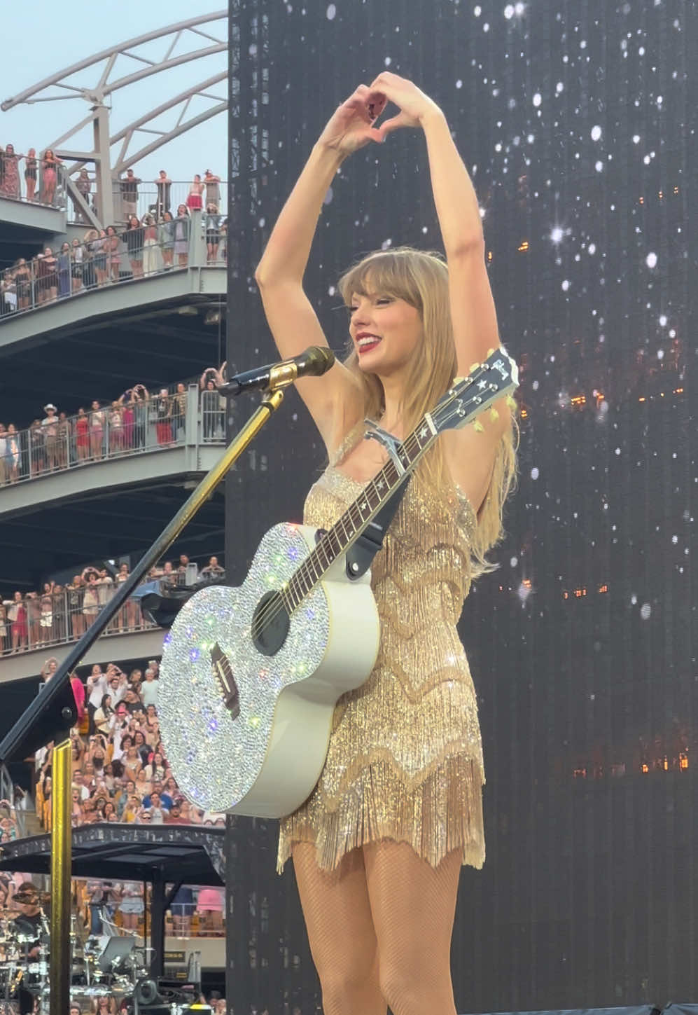 I just really cant believe this is the last weekend of #theerastour. Its gotten me through so much these past two years and even moreso, it has given me something to look forward to. #LongLive the Eras Tour 🫶 @Taylor Swift @Taylor Nation #erastourPittsburgh #Swifttok #swifties #taylorswift 