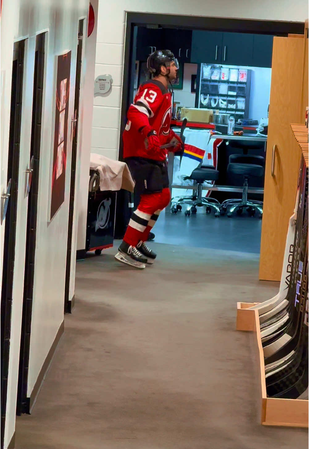 Captain Swiss 🏒 #hockey #hockeyboys #nicohischier #newjersey #newjerseydevils #fyp #switzerland #behindthescene 