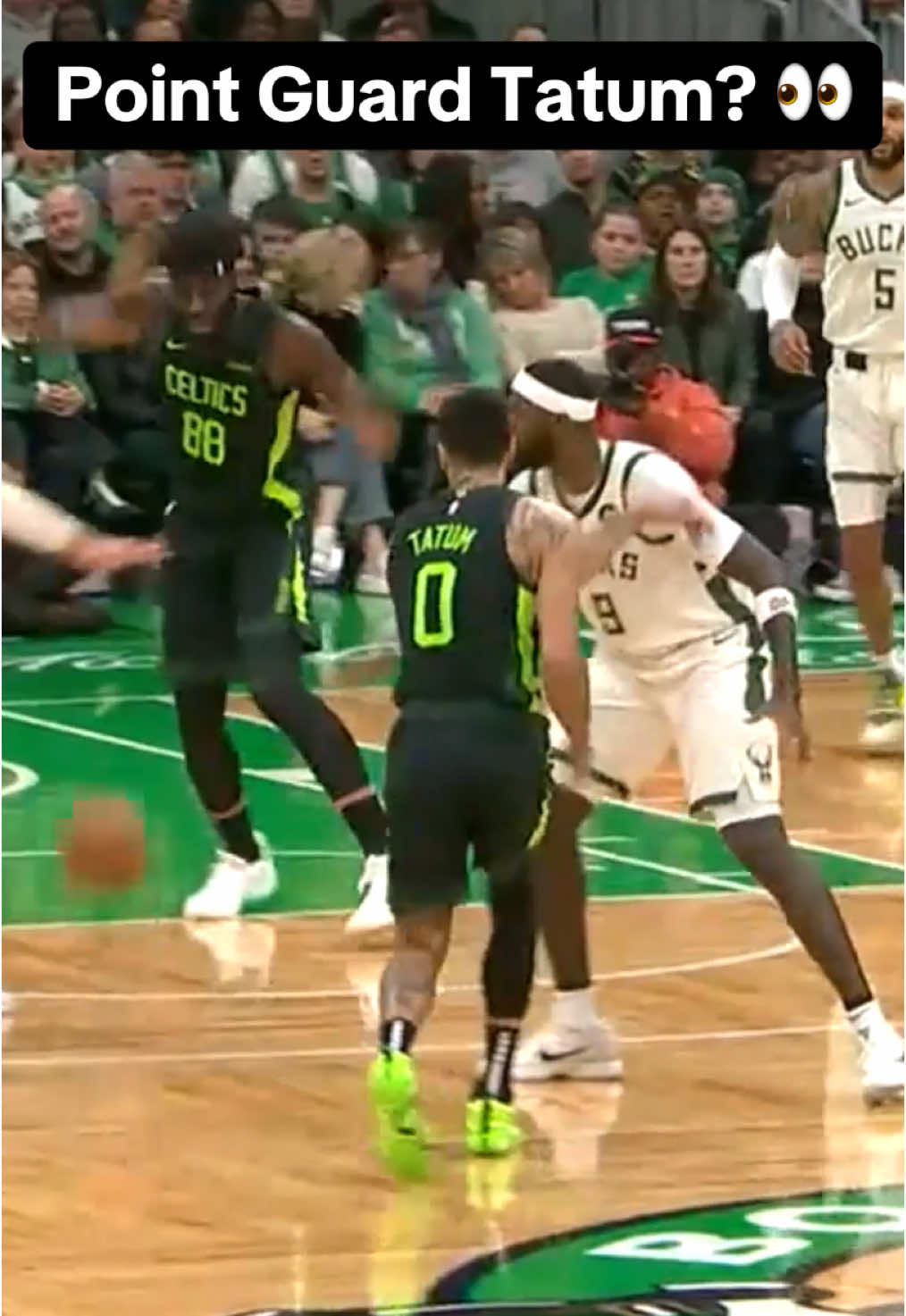 This pass by Jayson Tatum with the LEFT 🔥 #NBA #bostonceltics #basketball #jaysontatum #hoops 