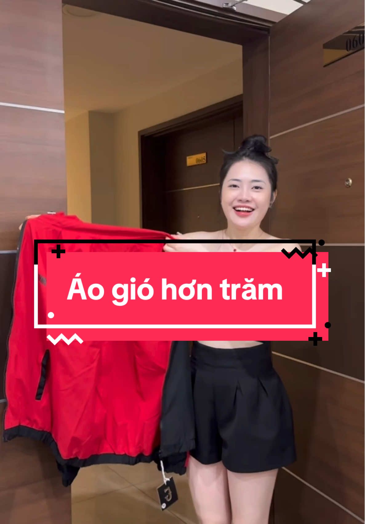 Áo gió hơn trăm xu đẹp xỉu cả nhà ơi