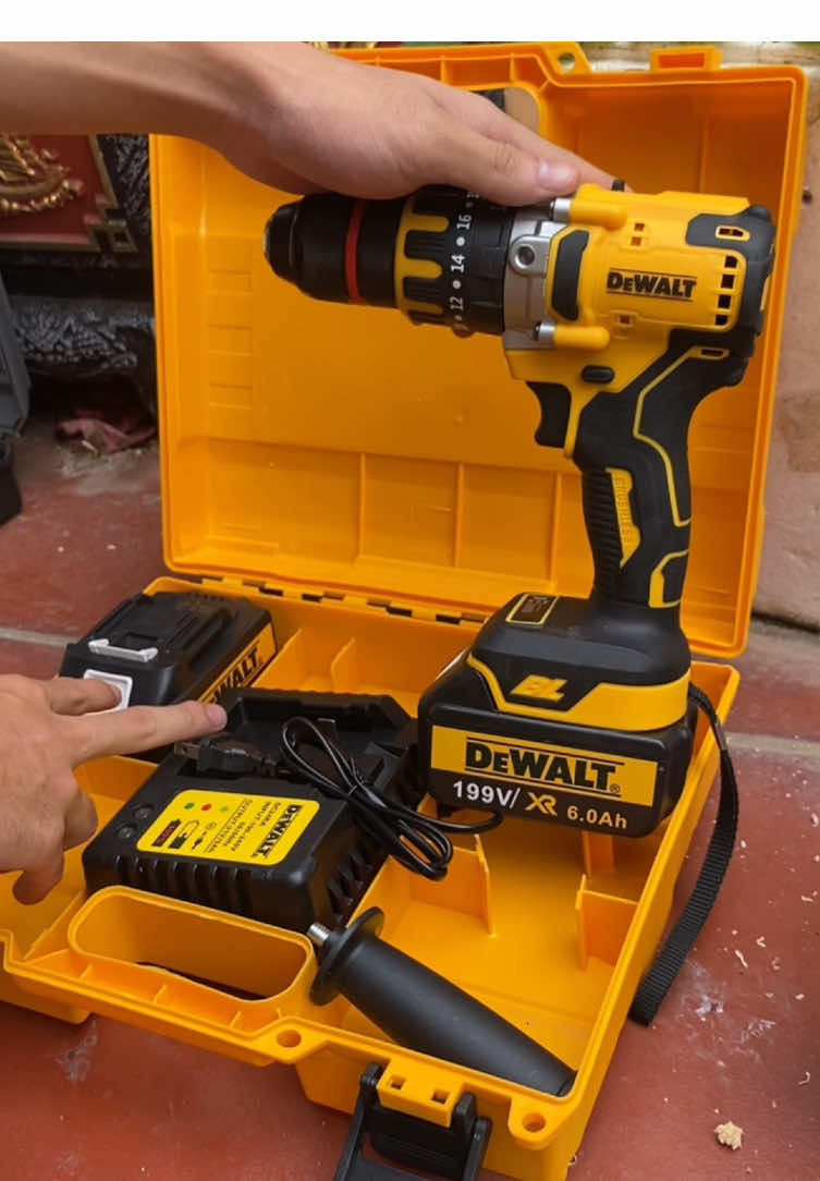 xả hàng khoan pin dewalt 3 chức năng #dungcucamtay #khoanpinkhongchoithan #maykhoancamtay #maykhoanpin #maykhoan 