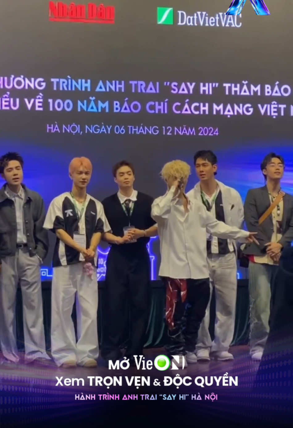 Tập bài trước thôi nào cả nhà ơi. Đừng quên theo dõi Livestream Pre-Concert 3 vào lúc 16h00 chiều nay trên VieON nha cả nhà ơiii ----------💌 Mở VieON, xem TRỌN VẸN và ĐỘC QUYỀN Hành trình Anh Trai 