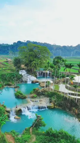 Sumba sekeren ini baru lu lebih memilih untuk rebahan rugi kawan. 📍Wee Kacura waterfall 💦 📸 Credits :@mr.evansonlay  #wekacura #sumba #sumbaisland #sumbadream📸 #fyp 