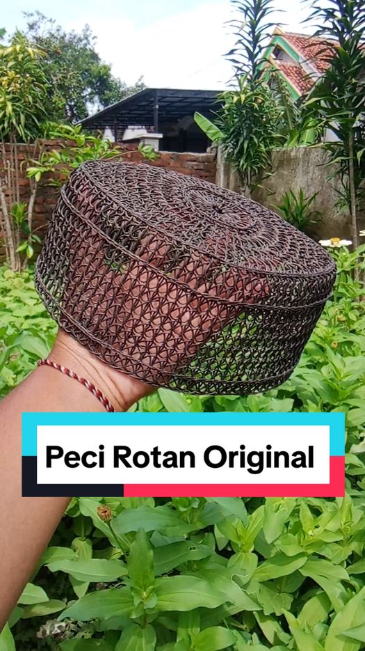 SONGKOK ROTAN ORIGINAL KALIMANTAN PECI ROTAN ORIGINAL KALIMANTAN SONGKOK BULU PECI GONI SONGKOK MURAH VIRAL #fyp #fypシ #viral #rotan #pecirotan #rotankalimantan #kalimantan #akarrotan #songkokrotan #tiktokshop #tiktokaffiliate #umkm #peci #pecibulu #pecikopiah #songkok #songkokmurah #songkokbulu #pecigoni #songkokbulu #pecibulu #lewatberandafyp  #ramadhan #pecibulumacan #songkokbulumacan #pecisongkok #Ramadan #ramadhan2025 #songkokgoni #peciloreng #songkokloreng #loreng  #fashionmuslim #promoguncang99 #outfitpria #affiliatorpemula 