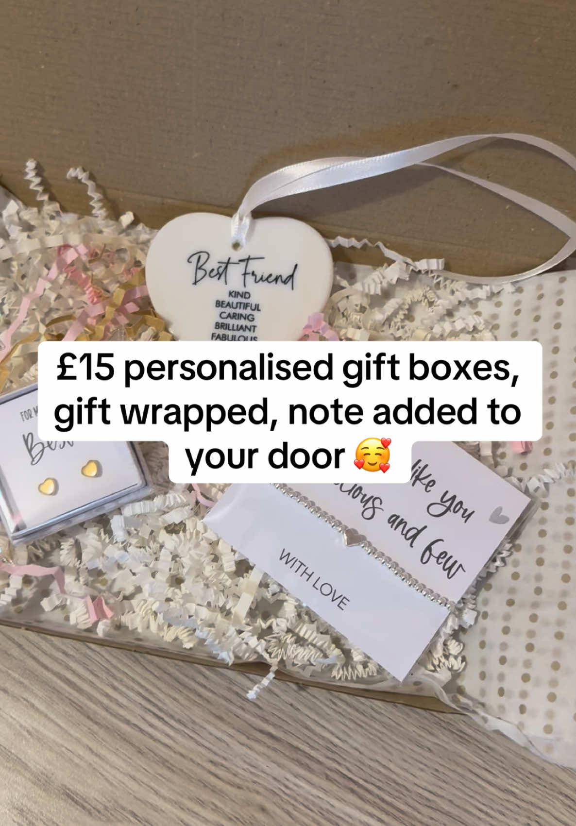 £15 personalised gift boxes, gift wrapped, note added to your door 🥰 order yours now. Lin in bio ❤️💗 #fyp #smallbusinesscheck #teamwork #personalisedgifts #coworkergifts #secretantagifts #personalisedvase #personalisedboxes #giftsformum 