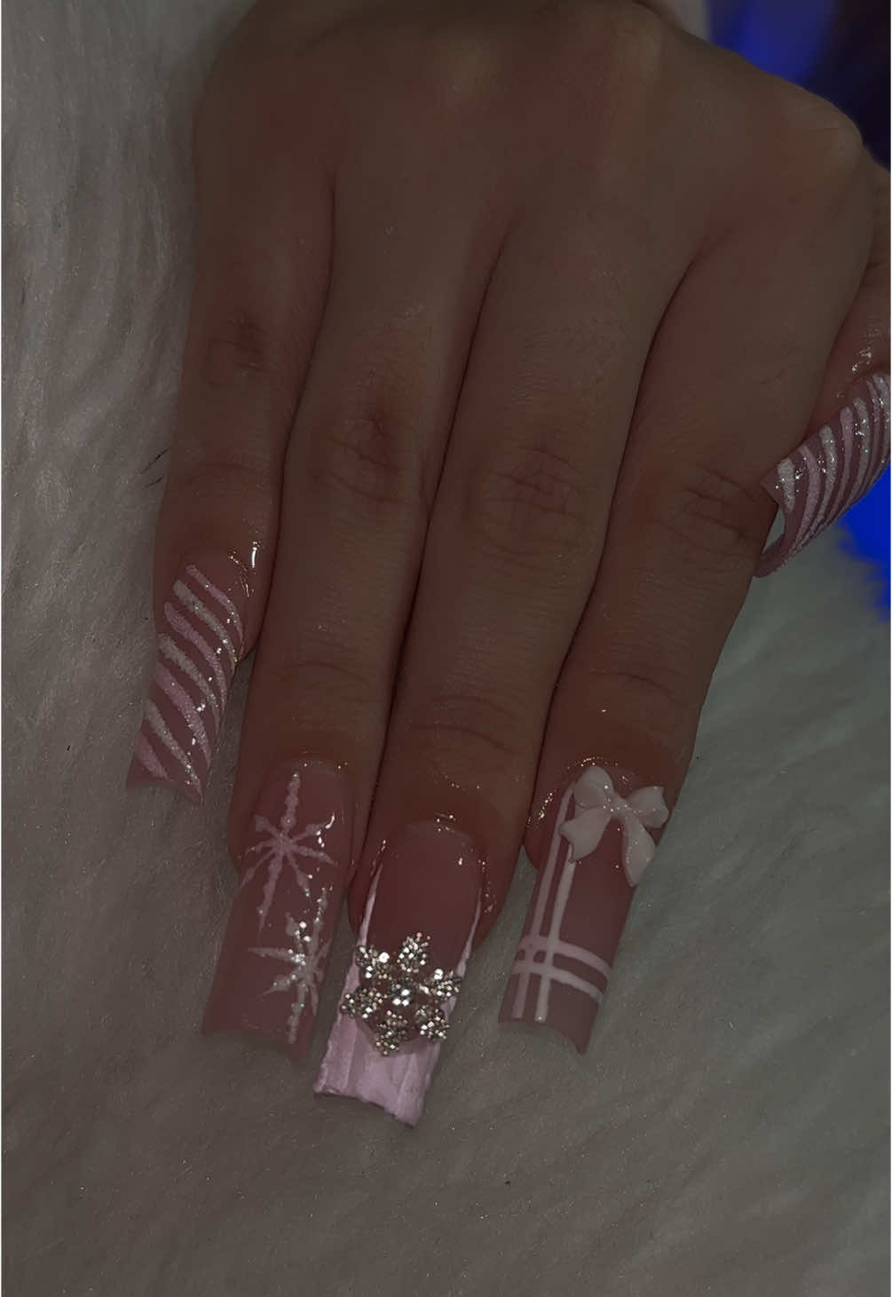 can’t get enough of these cuties cant wait for the rest xmas sets😫 #xmasnails #houstonnailtech #nailinspo #selfthought #nailsoftiktok #xmas #pinkmas #ownnailtech #fyp