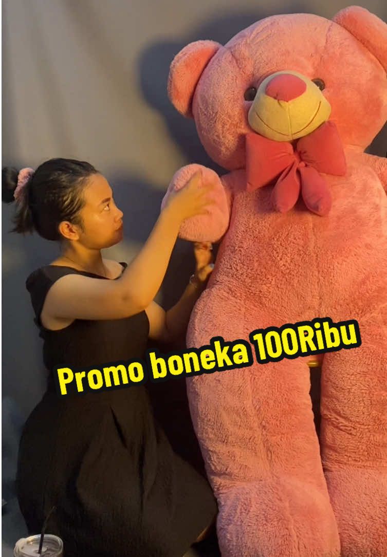 Ngurus anakku 🧸🩷✨💕 #bonekaviral #bonekalucu #boneka #bonekaberuang #bonekaraksasa #bonekajumbo #BonekaTeddyBear #teddybear #kadoboneka #widiaboneka #boneka2meter #bonekaberuangjumbo 