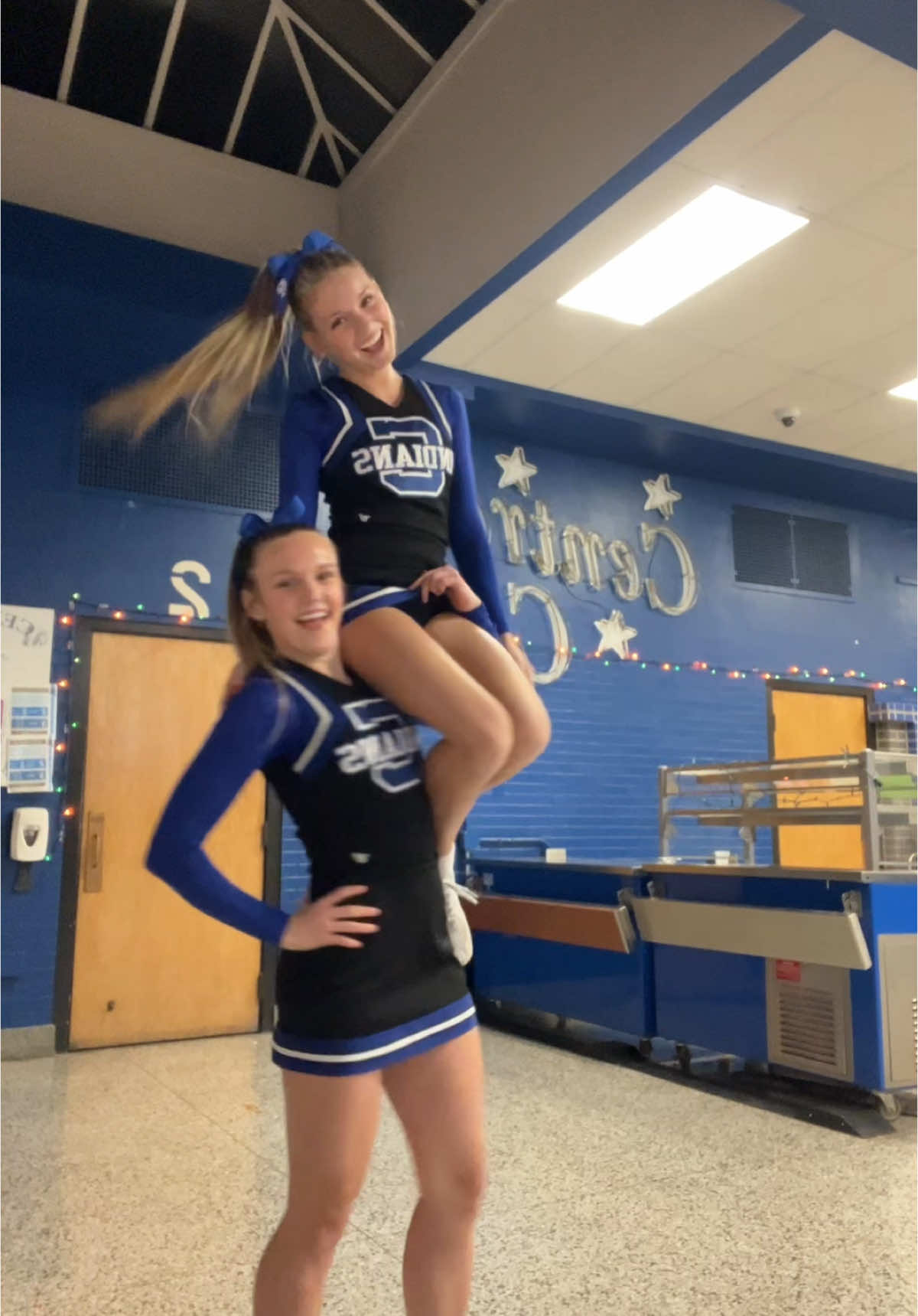 Gameday tiktoks are back🥳 @jaycee #fyp #cheer #trending 