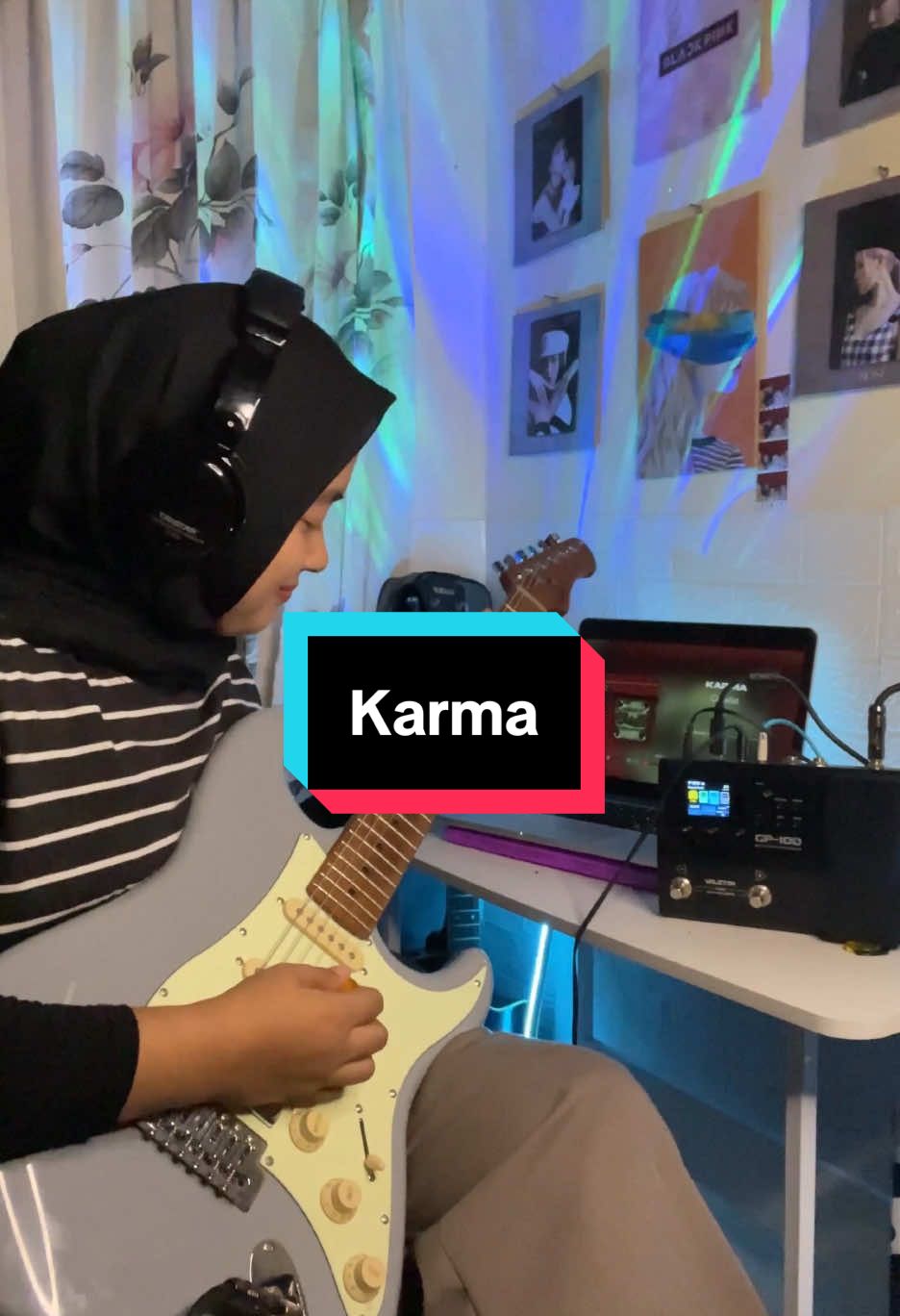 Kalo udah punya pacar gausah deketin yang lain, hati hati KARMA wkwkwk Guitar @SQOE Guitar SEST600 Multieffect Digital @Valeton Indonesia GP-100 Cable Jack @IVU Creator Indonesia  Original Song : Karma @cokelat_band 🔥 #sqoe #sqoeguitars #ivucreator #valetongp100 #valeton #sest600 #covergitar #cover #coverlagu #karma #cokelatband 