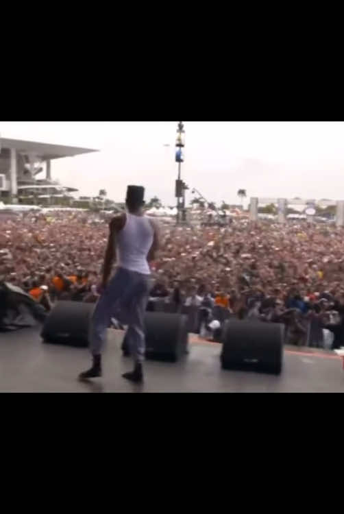 Hype #jahseh #jahsehonfroy #xxxtentacion #foryoupage #fyp #rollingloud #tribute #x #ripx #ripjahseh💔🕊 #ripxxxtentacion #ripjah #takeastepback #concert 
