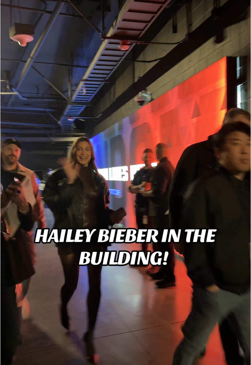 @Hailey Bieber just waved to me, I can die happy now 😭💙 #KIISJingleBall #iHeartJingleBall 