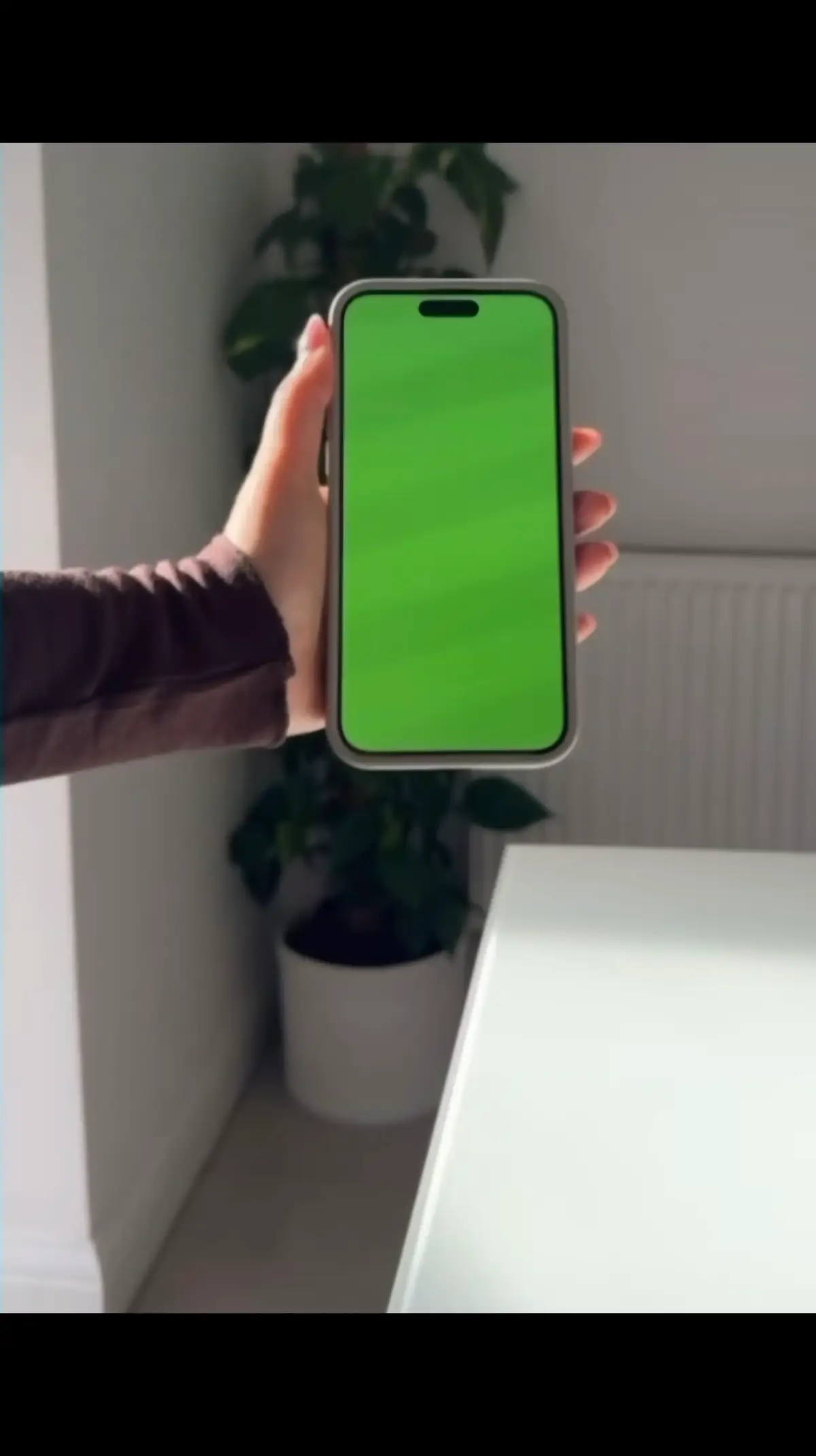 Enhance your video editing with this Green Screen Mobile Frame, perfect for creating seamless transitions, overlays, and eye-catching effects. Ideal for content creators working on Instagram Reels, TikTok, or YouTube Shorts, this tool lets you elevate your storytelling with professional-looking edits.#creativeedits #VideoEditing #GreenScreen #CreativeEdits 