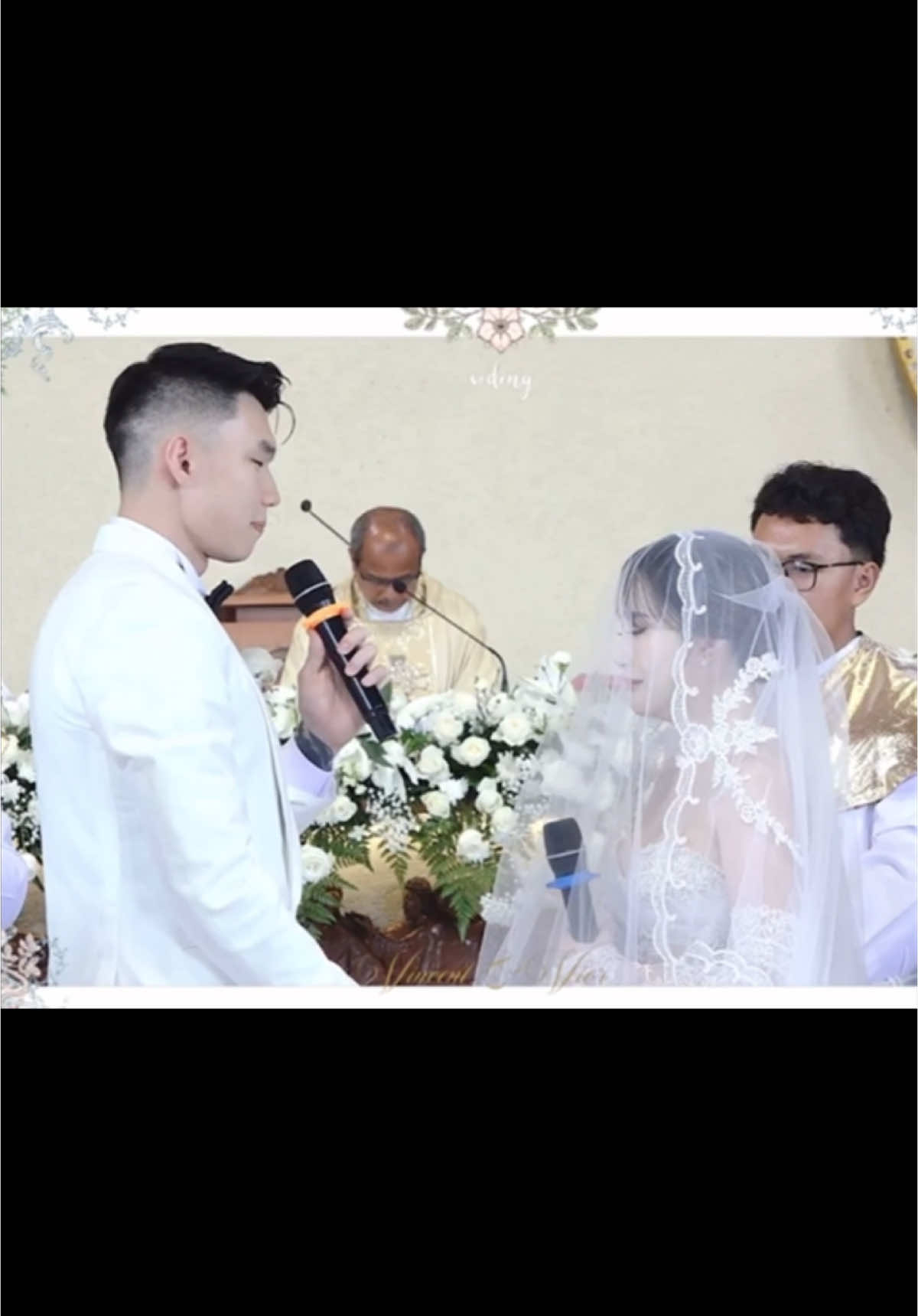 Pemberkatan vior dan vincent #vior #vincentkosasih #nitavior #wedding #fypツ #fyp #viral Nita vior menikah dengan vincent kosasih hari ini