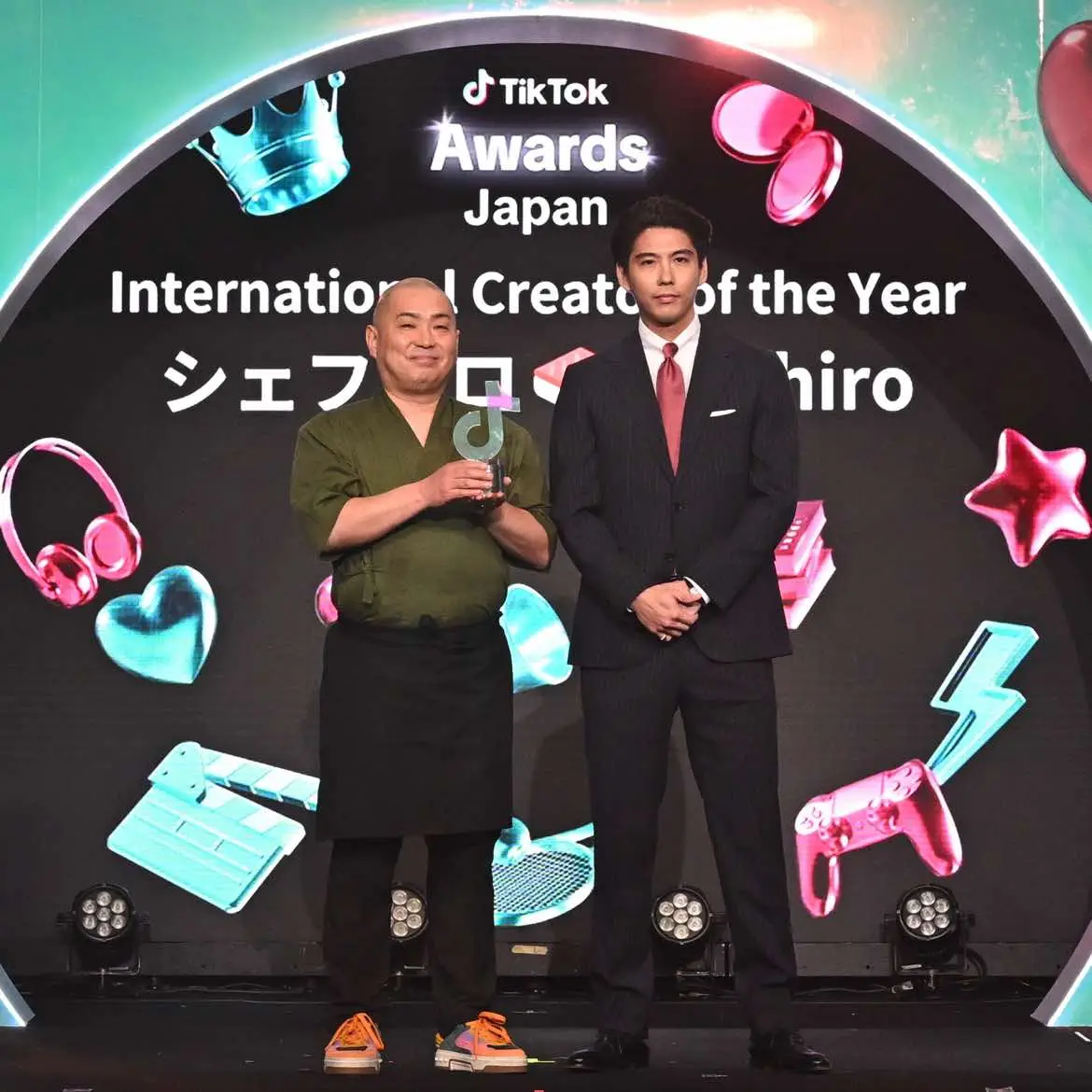 TikTok Awards Japan 2024🇯🇵 International Creator of the year I won the award 🎉!!! @TikTok Japan @Kento Kaku / 賀来賢人 @おかずクラブ  @ケンティー健人/kenty @バヤシ🥑Bayashi @SATOYU(^↓^)OHIOBOSS @オムライス兄さん🍅🐣🍚 @そば湯 @Pick up trash SAMURAI  ゴミ拾い侍 @毎日甘いもの食べたい @遠坂めぐ(えんさかめぐ) 