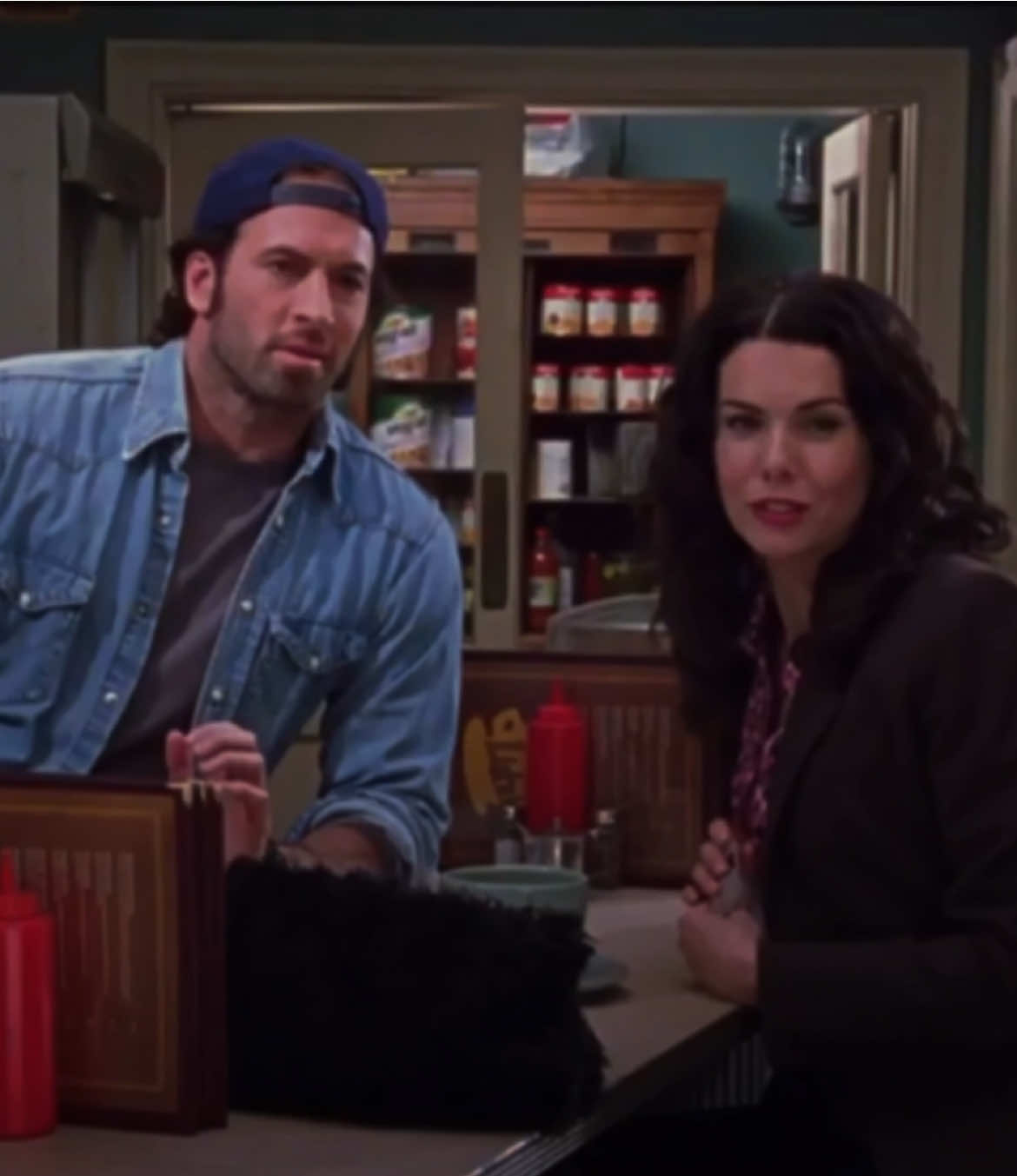 Them in season 1 >>>  #lorelaigilmore #lukedanes #gilmoregirls #gilmoregirlstiktok #gilmoregirlsedit #edit 