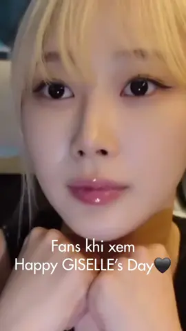 không thể rời 👀 khỏi đôi môi căng mọng ấyyyy🫧💜 #aou #kbeauty #giselle #glowy 