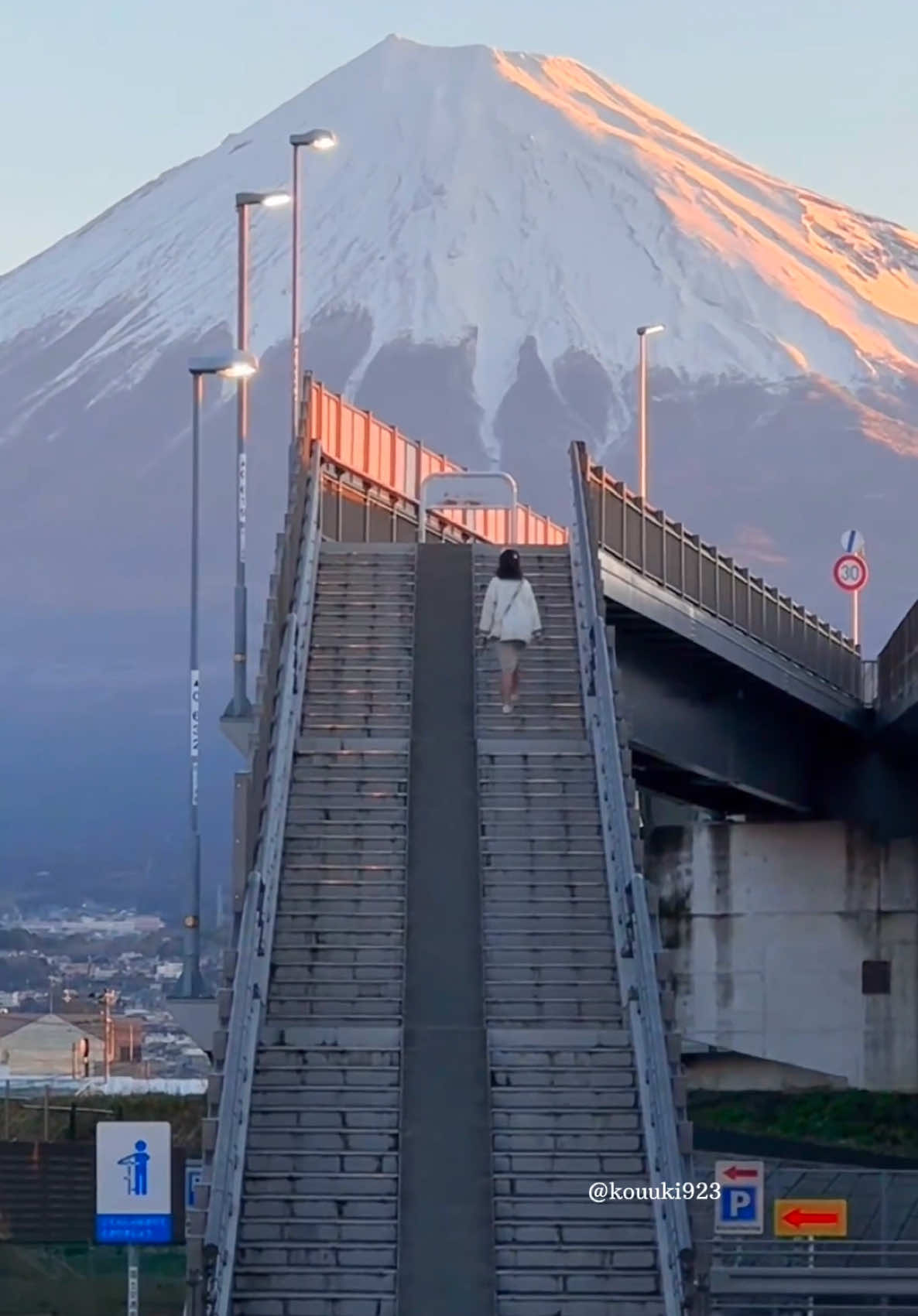 Places you would never know 😨✨ #japan #adventure #traveling #japantravel 