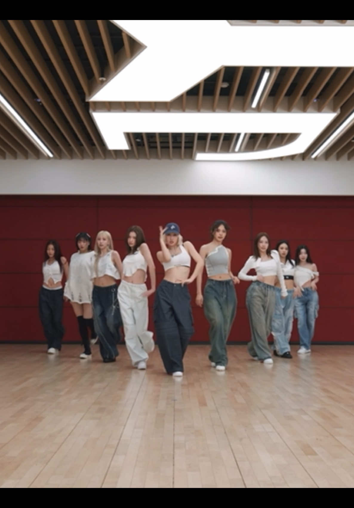 TWICE- STRATEGY #twice #트와이스 #nayeon #jeongyeon #momo #sana #jihyo #mina #dahyun #chaeyoung #tzuyu #kpop #kpopfyp #dancepractice #chroreography