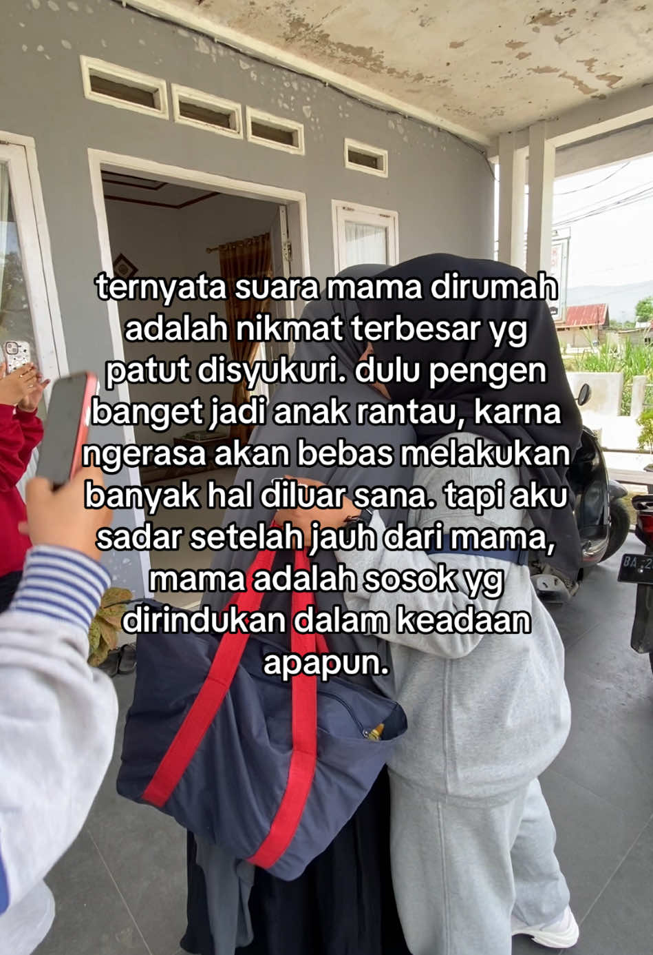 jauh dari mama ga enak bgt🥹💔 #ibuku #mamahebat #anakrantau