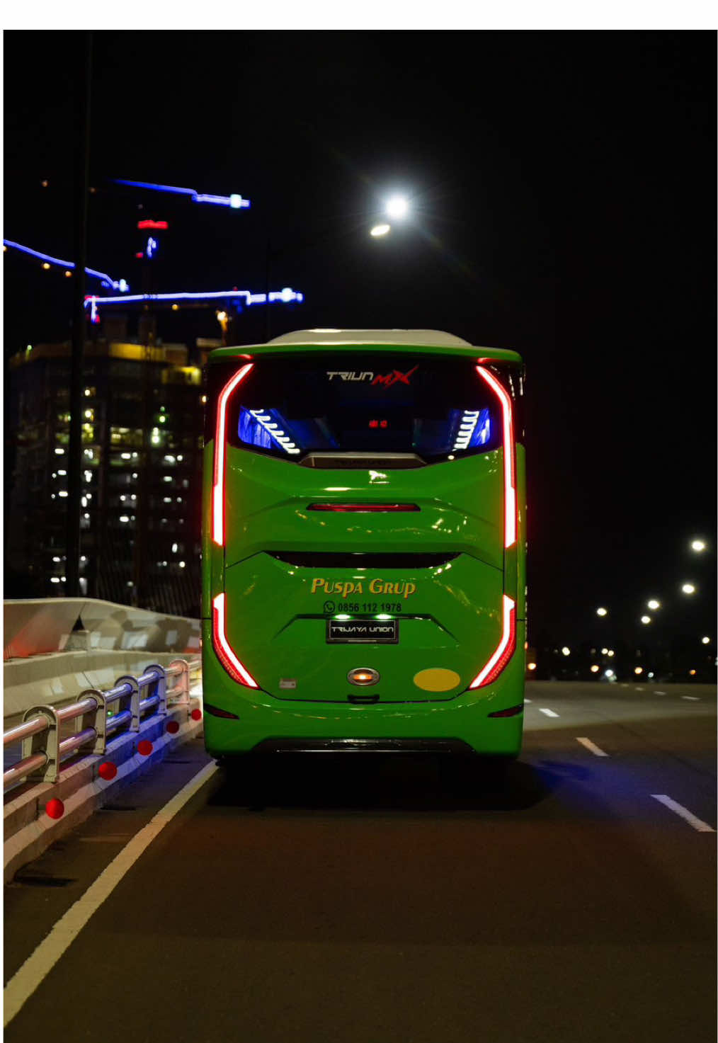 Mang Bowle Semanis Ini🤤🔥🗿@Puspa Jaya @BUSDOTID #trijayaunion #trijayaunionkaroseri #trijayaunionupdate #grantour #microbus #mediumbus #triunmicro #triunmx #dehanda #canter #mitsubishi #mitsubishimotors #fuso #hino #isuzu #travel #bumania #pariwisata #transportasi #puspatransport #puspa #lampung #launching #busbaru #puspagroup #karoseri 