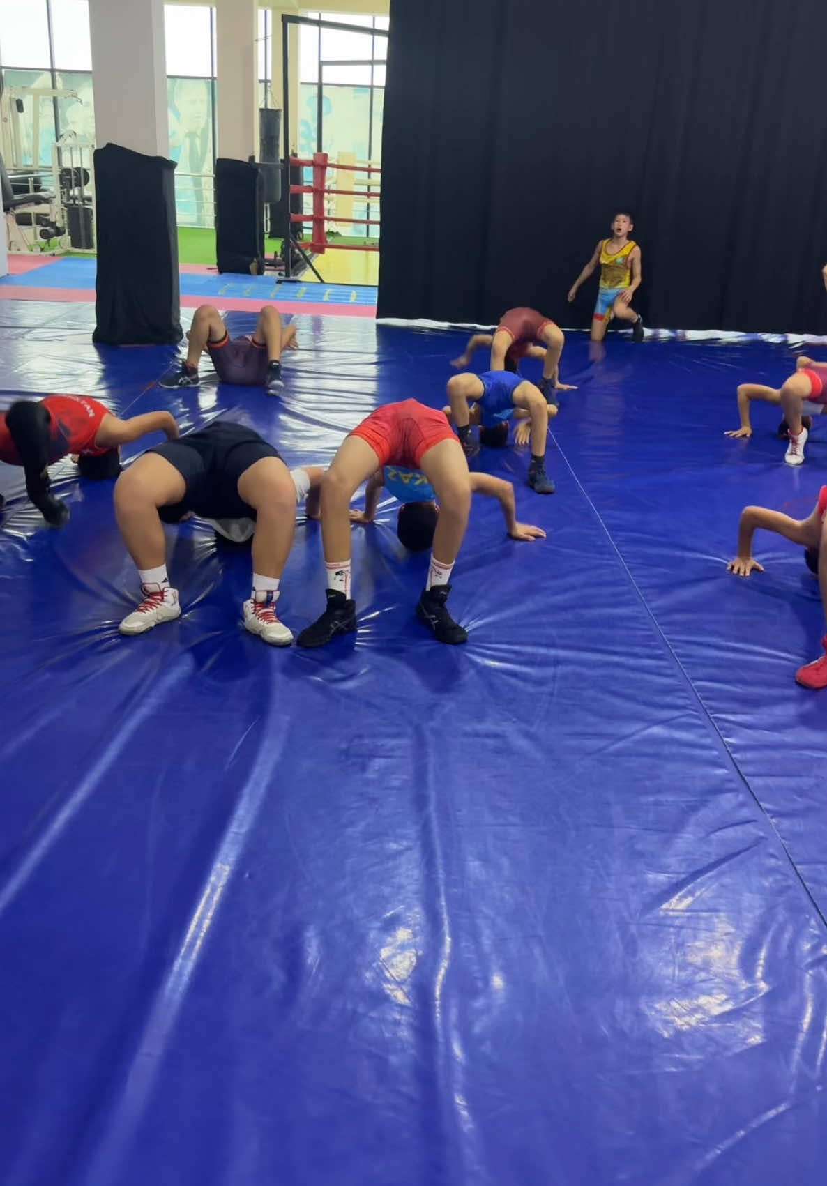 Разминочный процесс . Тренеровки самое главное в достижение #wrestler #wrestling #wrestlingtiktok #viral #smackdown #grappling #wwesmackdown #wrestletok #combatsports #livetrainingsystems 