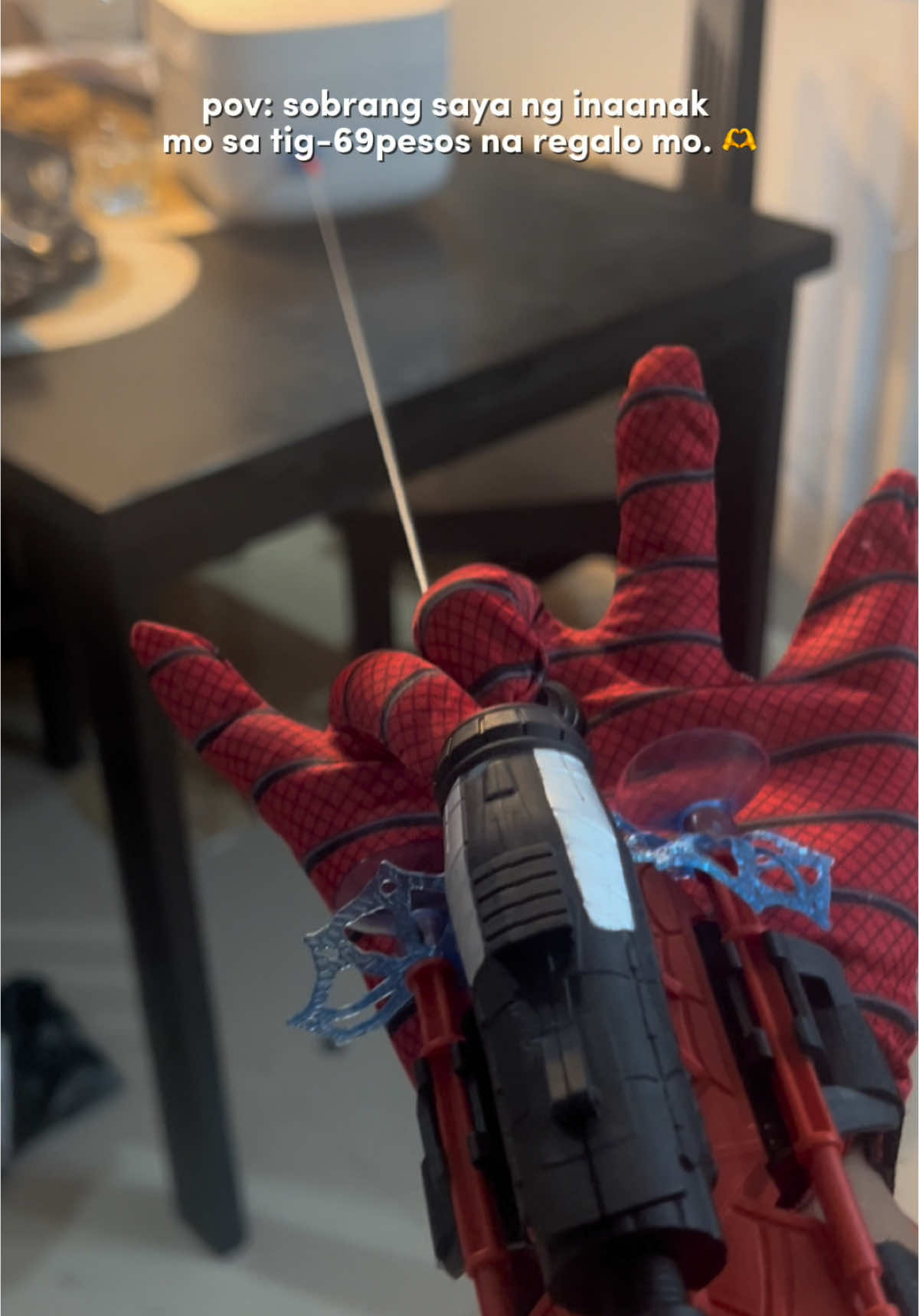 super nice nito miski ako sobrang aliw na aliw. spider gloves web shooter #spiderwebshooter #webshooter #spiderman #kids #kidstoys #toysforkids #inaanakgiftideas #christmasgift 