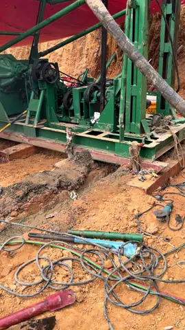 Kepuasan konsumen itu yg utama. #riglampung #alatborlampung #sumurborindonesia #drilling #pengeboransumurdalam #fypシ゚viral #fyppppppppppppppppppppppp #lampungpride #sumurborair #pengeboranair #drillingrig #lampungtiktok #sungaililinmusibanyuasin #sekayusumateraselatan #sekayutiktok #hindoli #jambipride #tambangminyakbumi #pengeboranminyak #infopalembang #belani #k8 #k10 #keban 