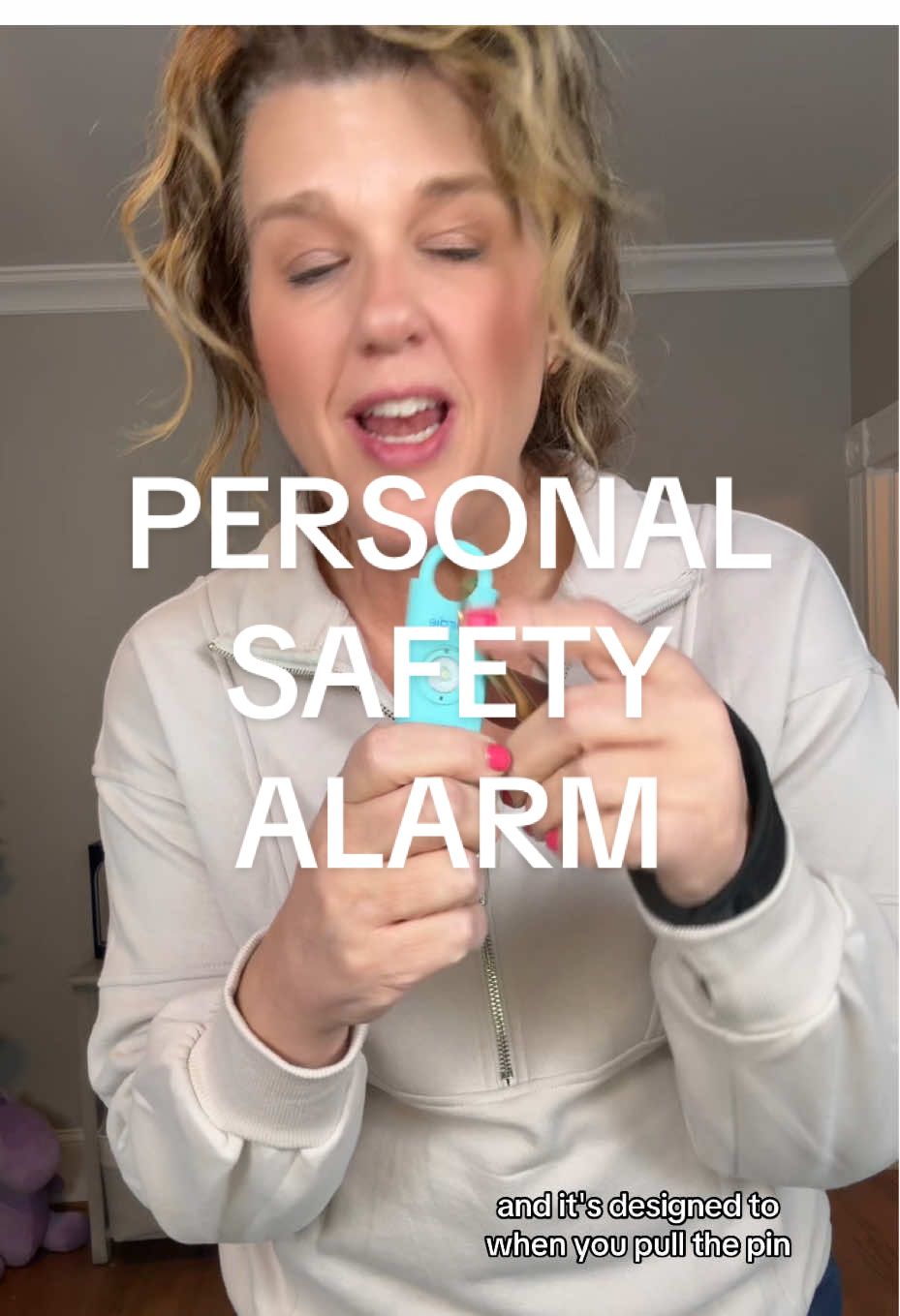 Get the attention of those around you to deter someone who may be up to no good. #personalsafety #staysafe #personalalarm #selfdefense #everywoman #shesbirdie #flashsale #giftideas #holidaygifts #giftguide #ttsstarcreator #genxwomen @She’s Birdie 