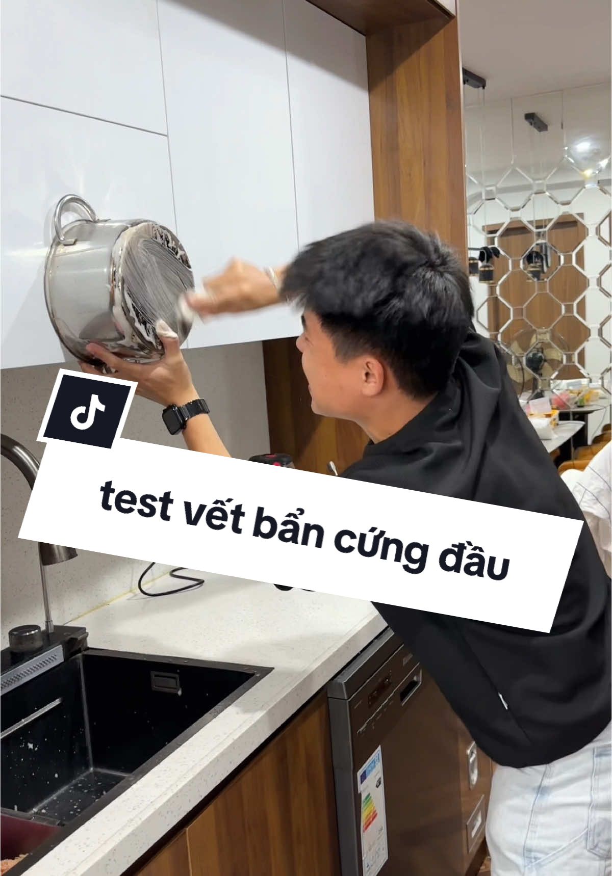 Test vết bẩn cứng đầu với xịt sạch nhà bếp #damduc #damducreview #LearnOnTikTok #xitsachnhabep 