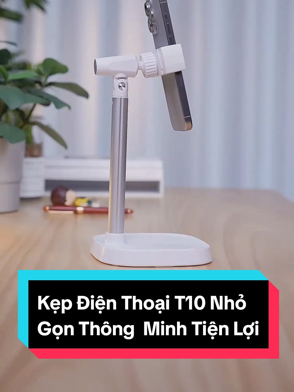 Kẹp Điện Thoại Để Bàn Nhỏ Gọn Xem Phim Giải Trí #giadodienthoaimini #giadodienthoaixoay360 #xemphim #khonhaccugiaitri #kepdienthoai #sanphamxuhuong #kinhdoanhonline #banhang #xuhuong #phukiendientu #affiliate #hocbanhang #hocquangcaotiktok 