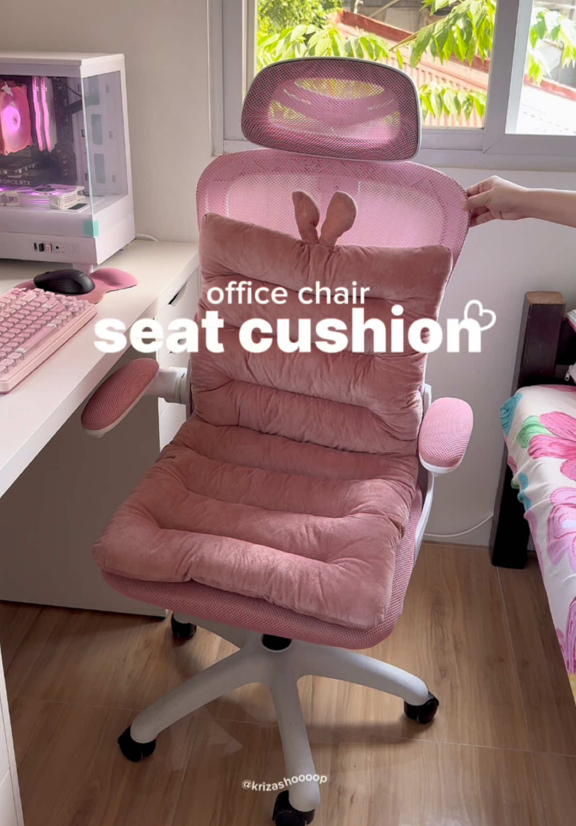 So happy with this comfy and cute seat cushion—total game-changer! 😍💗 #fyp #seatcushion #officechaircushion #officechair #cushion #chaircushion #giftidea #foryou #foryoupage #trending #krizashooop 