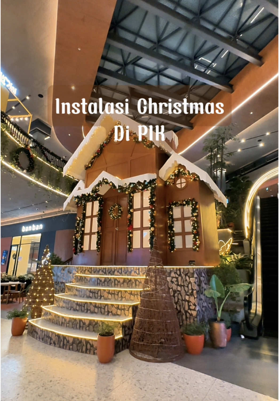 INSTALASI CHRISTMAS TERBARU DI PIK🎄⛄️❄️ Join celebrate Christmas di bulan Desember ini dengan instalasi yang attractive dan juga berbagai macam event yang menarik. Cek jadwal lengkapnya di @Central Market PIK ✨✨ TAG & SHARE Lokasi: 📍CENTRAL MARKET PIK . . . . #CentralMarketPIK #CentralMarket #EnjoyPIK #PIK #PIK2 #InfoPIK #PIKInfo #ExplorePIK #PIKHits #PantaiIndahKapuk #TangerangHits #InfoTangerang #JakartaInfo #JakartaHits #WisataPIK #WisataViral #ExploreJakarta #Placetogo #EventPIK #PlacetogoJKT #TempatHangout #EventNatal #Natal #Natal2024 #Christmas #Christmas2024 #DekorNatal #jalanbarengdkh #foryou #fyp 