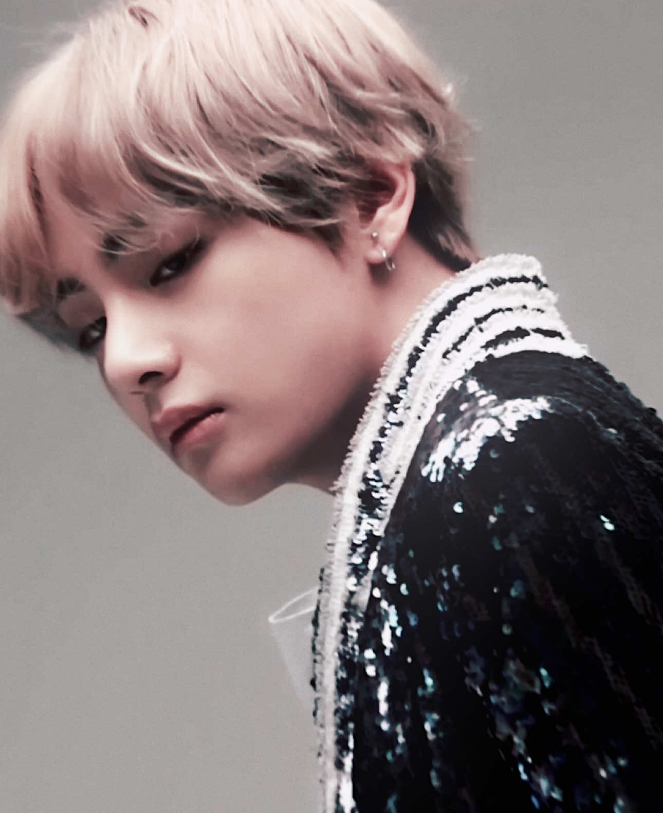 taehyung's voice suits this song so well #taehyung #kimtaehyung #fyp #foryoupage #jembtfsv #방탄소년단 #viral cr clips @B´ ac @LIIIH✿PE overlay @sevahni 