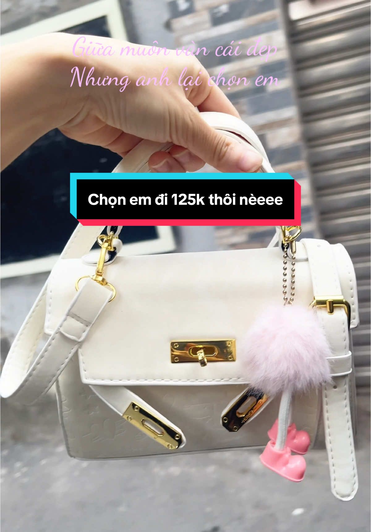 Nhức lách luôn mấy chị đẹp,mẫu mới tinh đó nha,có hơn 100 cành hoa,hốt lẹ k hết nè#túi #tuixachnu #tuixachquangchau #tuixinh #trending #tuixachnudep #tuixachhottrend #xuhuongtiktok 