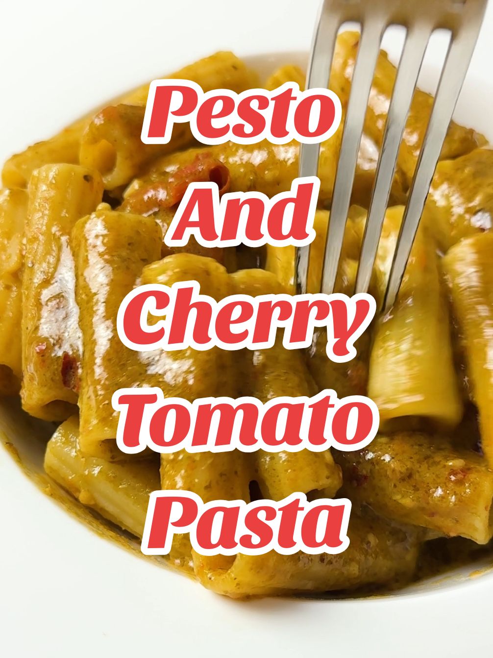 Pesto and Cherry Tomato Pasta🔥😋 Want a summery taste while winter is just across the corner? This recipe is what you need! A nice combination of pesto and cherry tomato, try it, you'll love it😍 The ingredients and the full recipe are in our Pasta Cookbook✨ Enjoy❤️ #pasta #food #Recipe #delicious #Foodie #cooking 