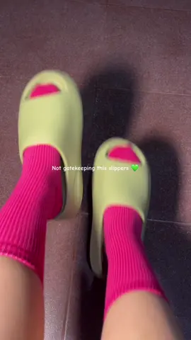YOU CAN CHECK THE BASKET TO BUY! #slides #womensslippers #mensslippers #slippers 