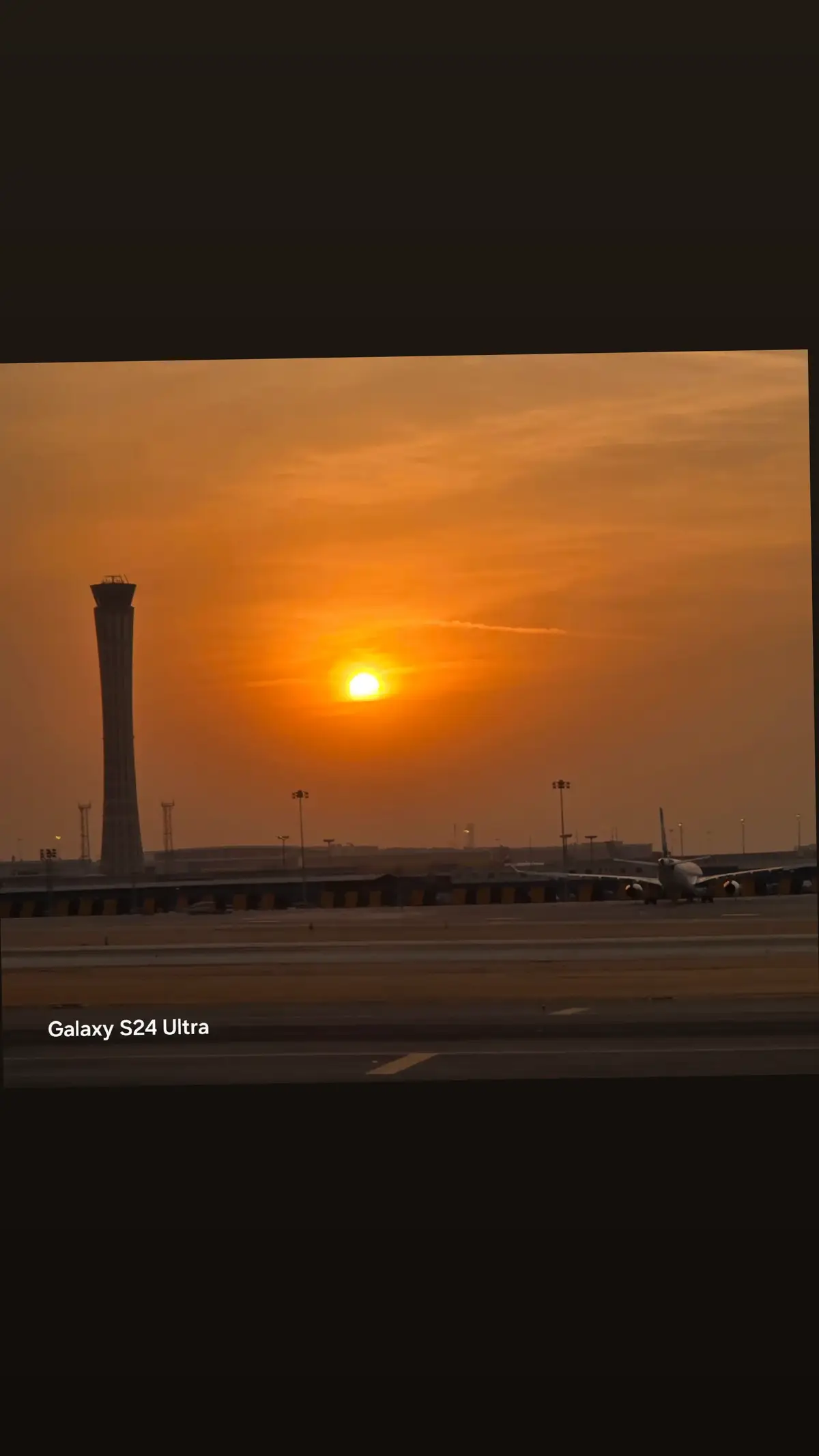 Sunset time from Cairo International Airport 👌 . . . . .  . . . #airport #storytime #aviationphotography #aviation4u #sunsetlover #foryouu #fypp #foru #virał #explore #cairo #egypt🇪🇬 