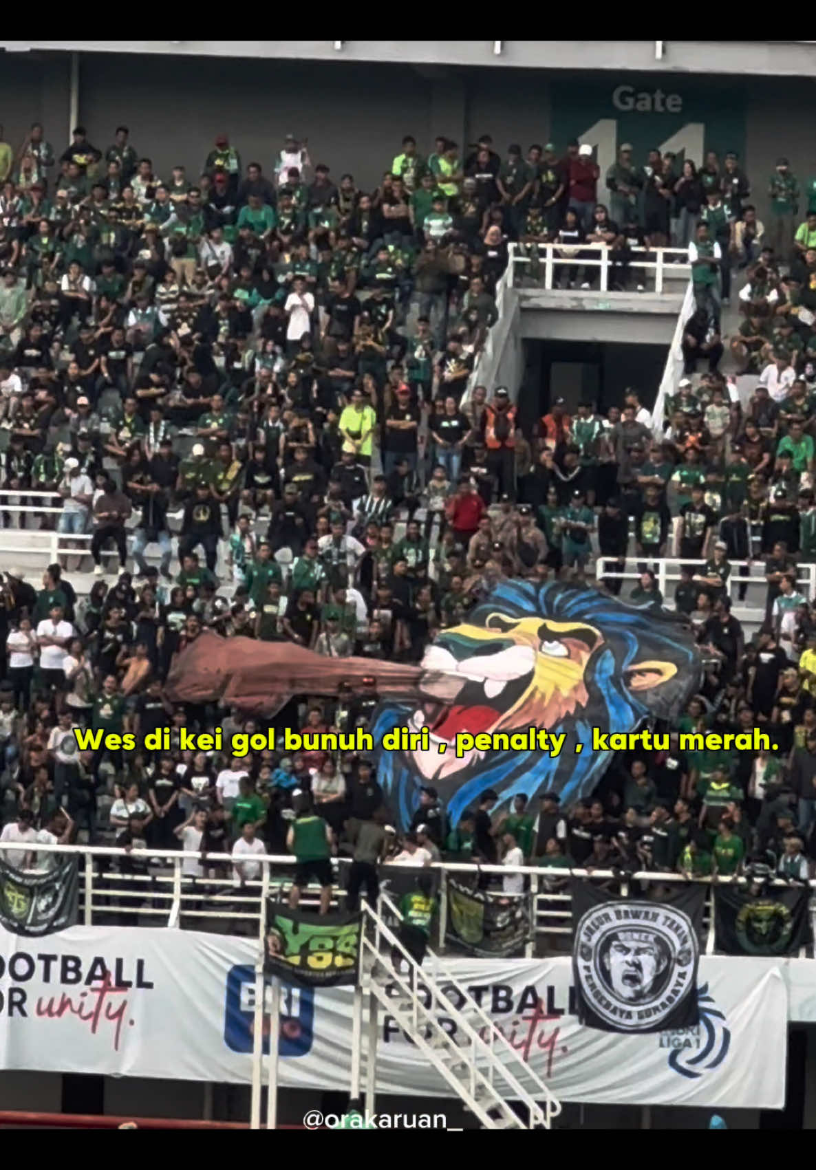 Wes di kei sak sembarange padahal , sementara kemulan sing tebel persebayaku lagi di puncak #fyp #persebaya #bonek 