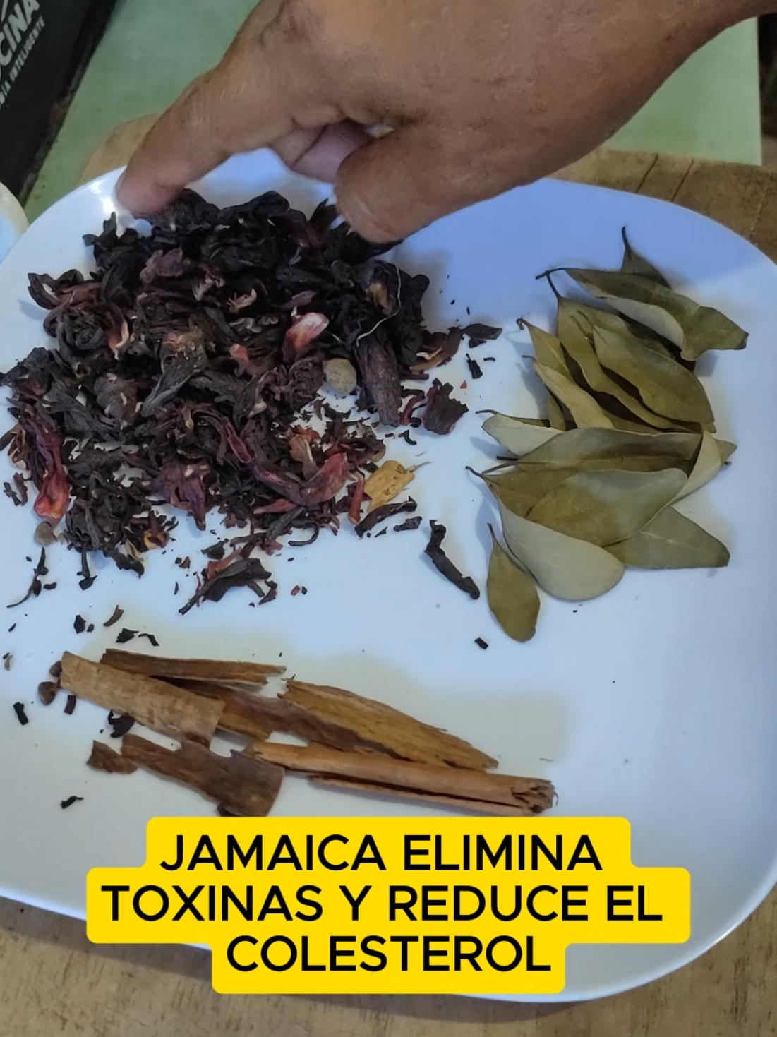 Esto le pasa a tu cuerpo si tomas Agua de Jamaica con laurel y canela #jamaica #flordejamaica #laurel #desintoxicacion 