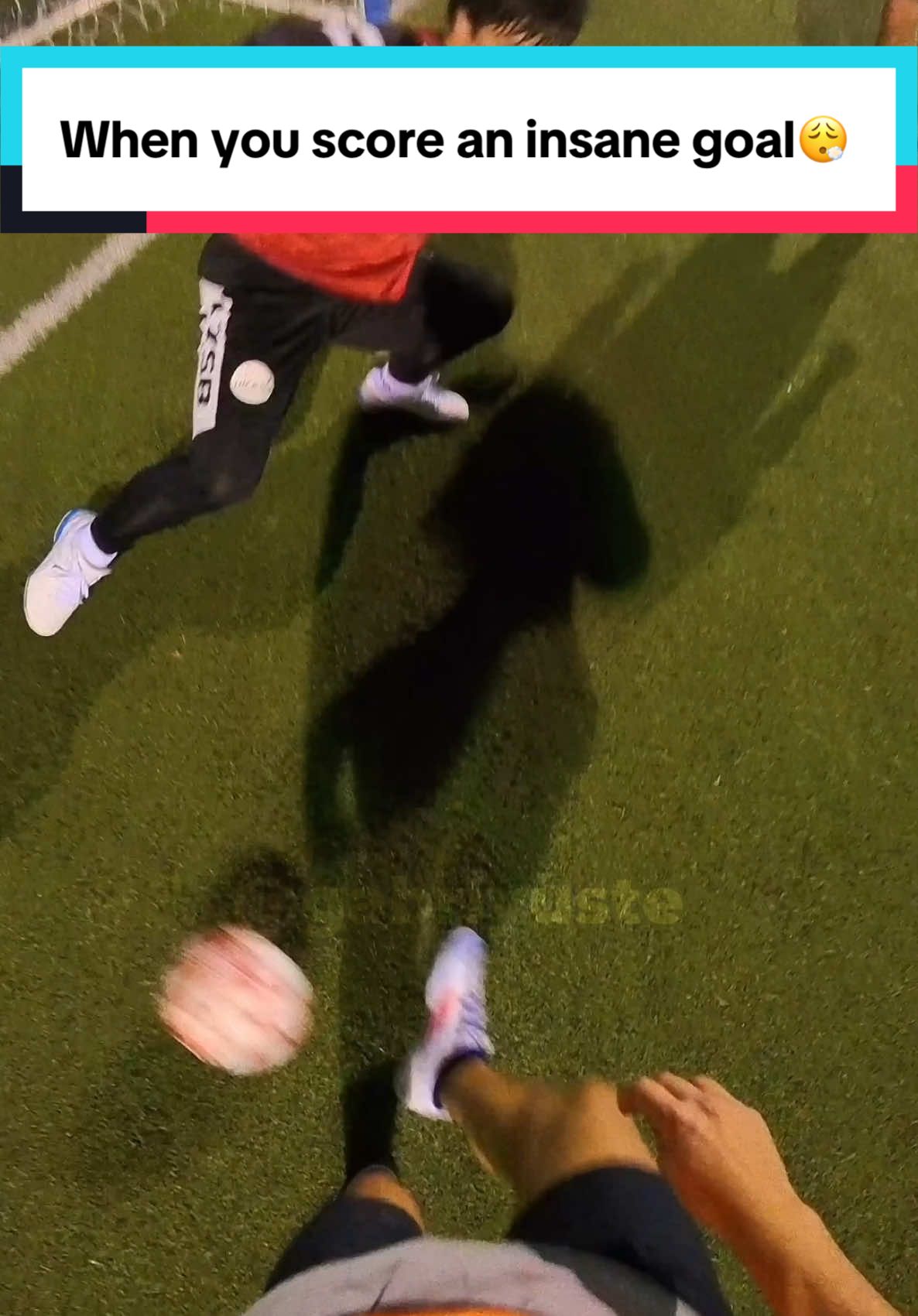 No waaay this goal is insane 😮‍💨🔥| Follow me for more sport content!⚽️| #futbol #fútbol #football #Soccer #fyp #reels #goals #viralsoccer #therapy    📸: Insta360 Go3S @insta360_official 