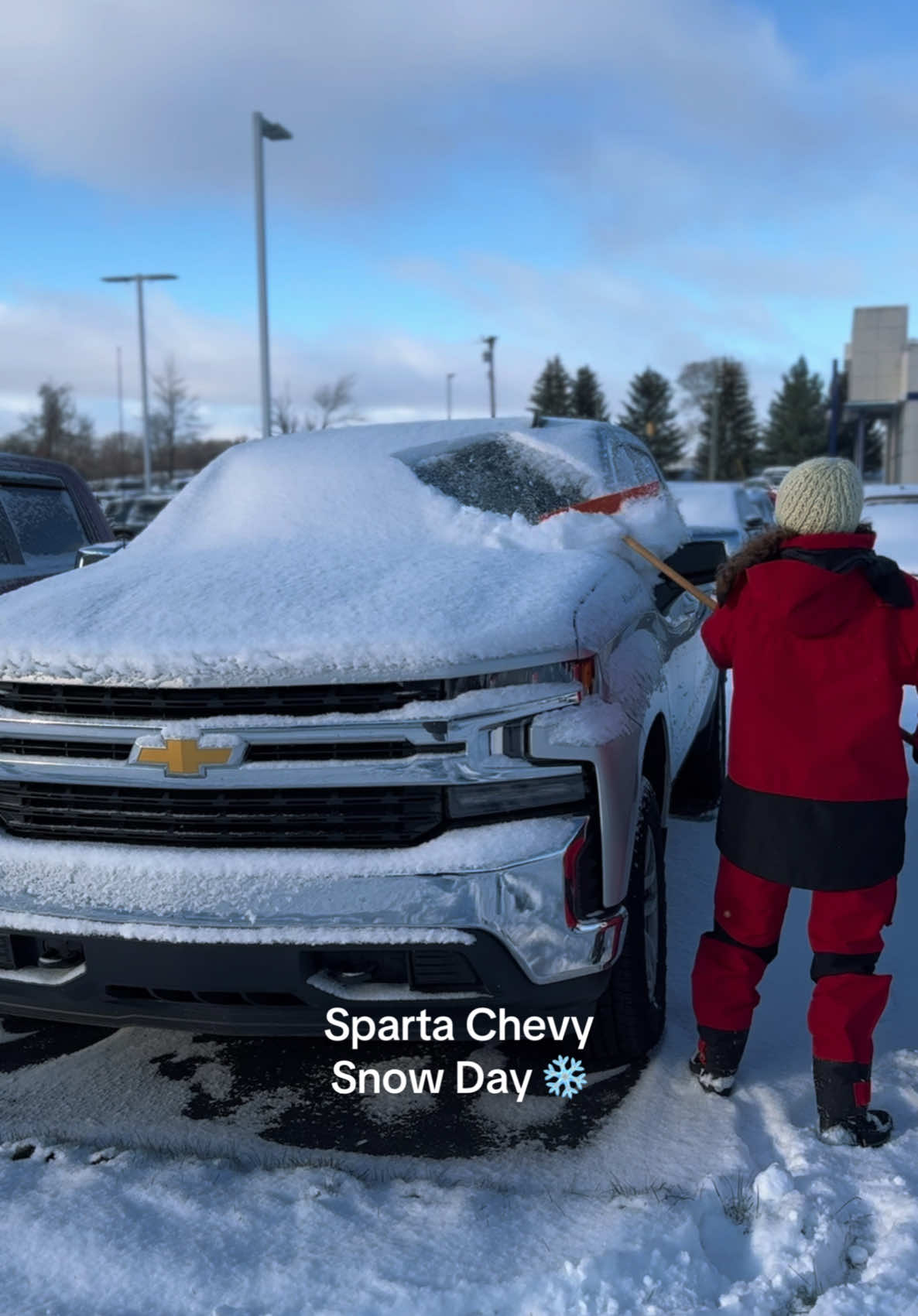 A look into dealership life in Michigan. ❄️🎄🚗#snowday #michigan #dealership 