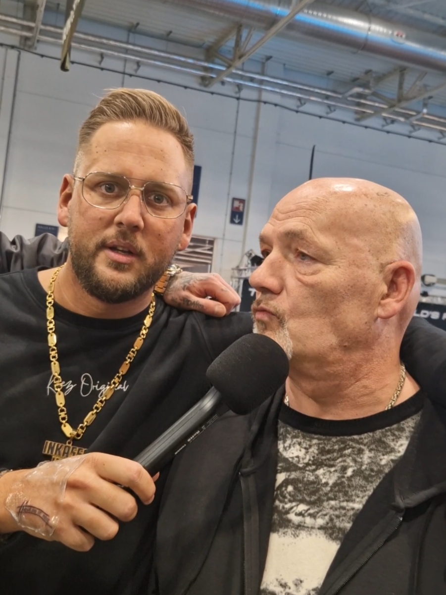 kriegen wir @Egon Kowalski dort nächstes Jahr rein?  @Feuerstein Cars #100klikes💪🔥💯✌  #egonkowalski #bundeswehr #ems24 #essenermotorshow #fyfy #viralvideo #challange 